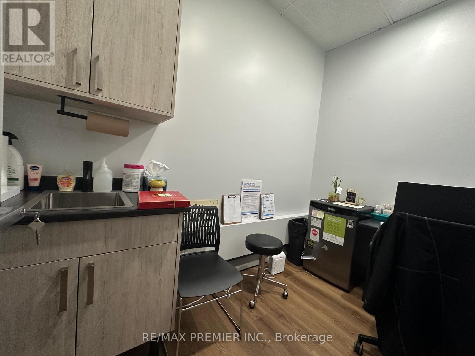 70 King Street E, Hamilton, ON