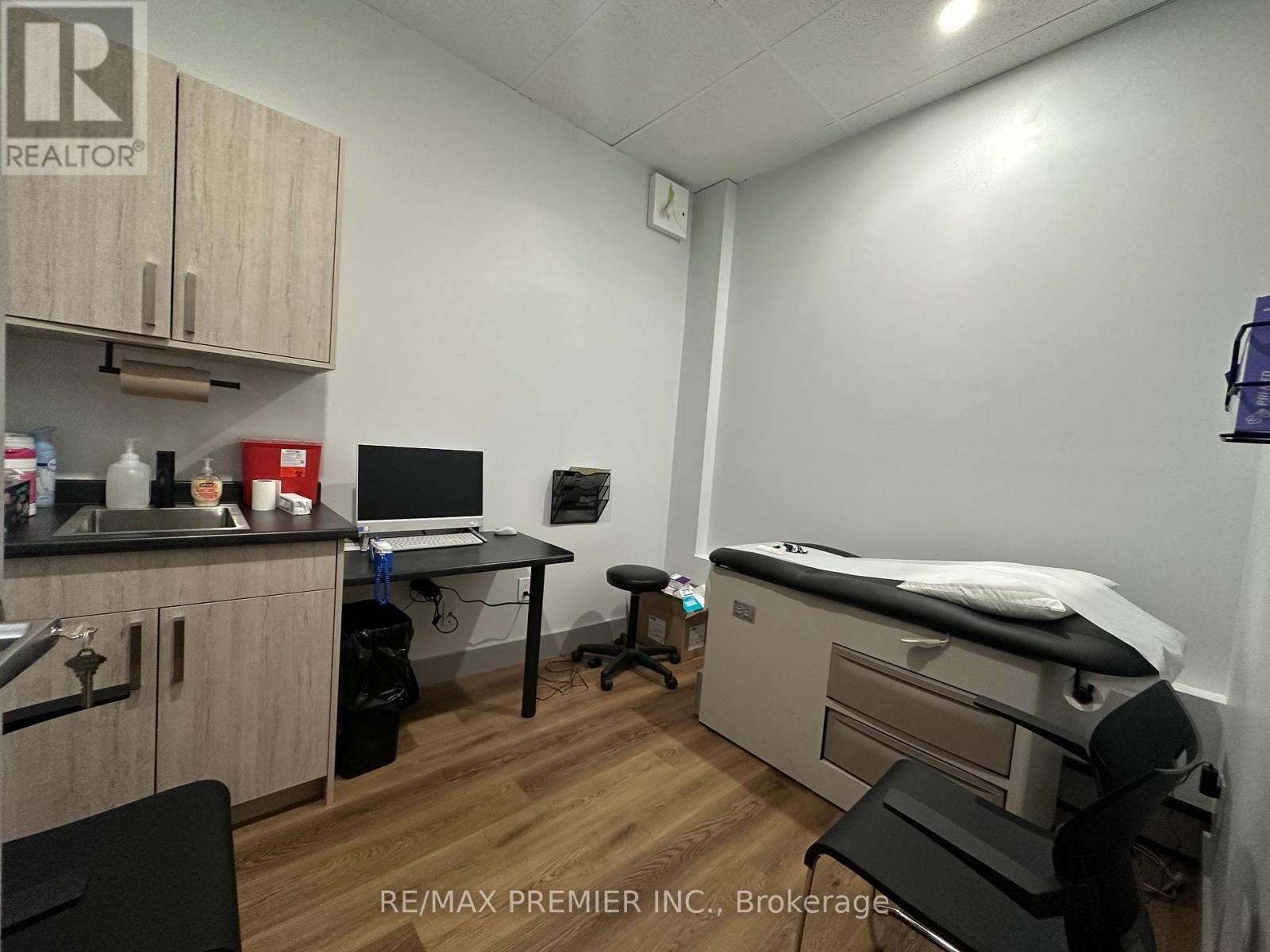 70 King Street E, Hamilton, ON