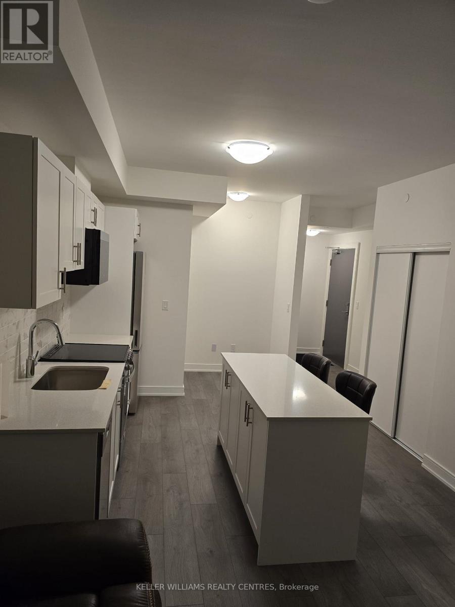 B 709 - 715 Davis Drive, Newmarket, ON - Indoor Photo Showing Kitchen