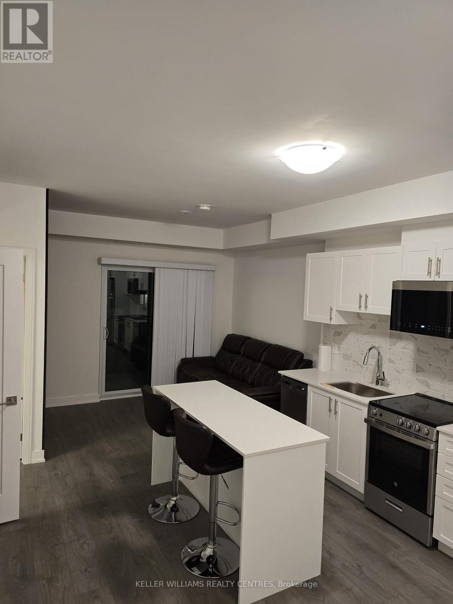 B 709 - 715 Davis Drive, Newmarket, ON - Indoor Photo Showing Kitchen