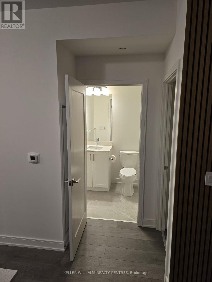 B 709 - 715 Davis Drive, Newmarket, ON - Indoor Photo Showing Bathroom