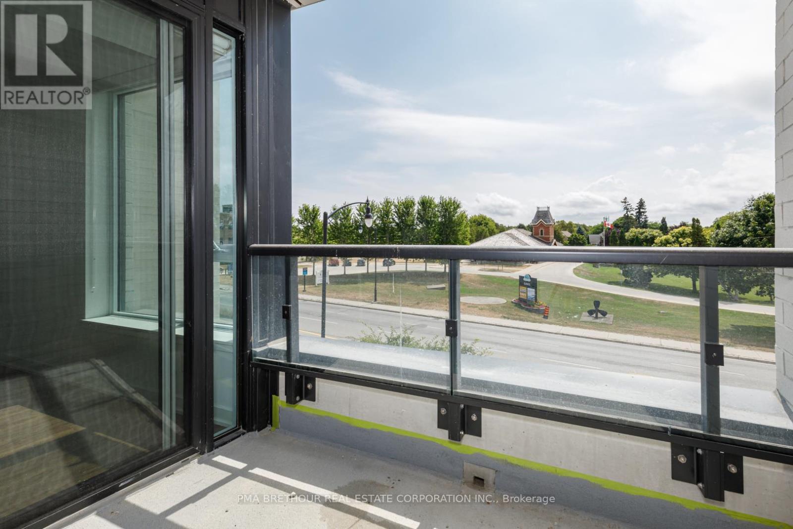 212 - 31 Huron Street, Collingwood, ON - Outdoor