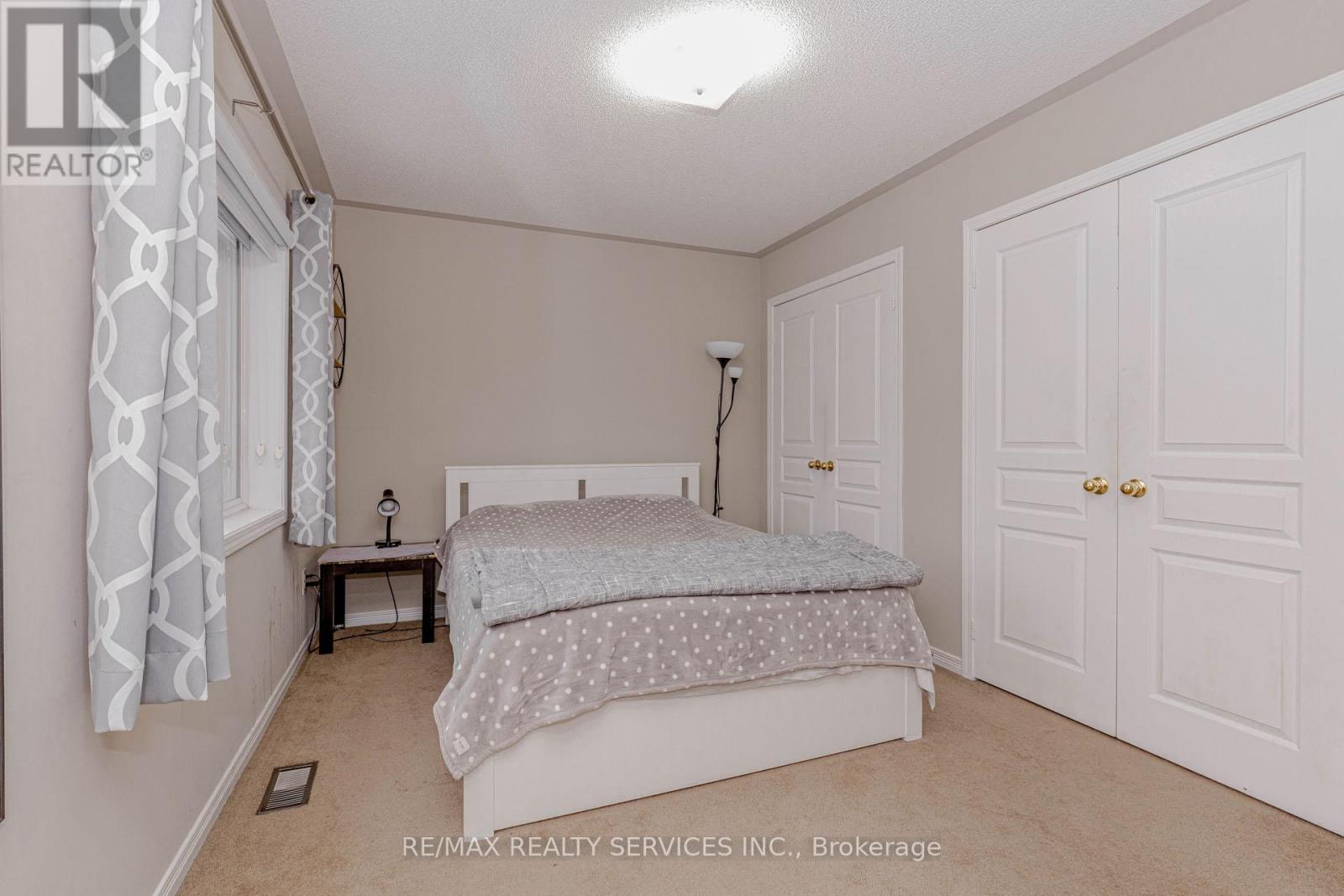 47 Curran Hall Crescent, Toronto, ON - Indoor Photo Showing Bedroom