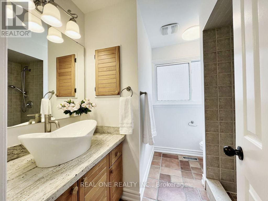 38 Mckay Crescent, Markham, ON - Indoor Photo Showing Bathroom