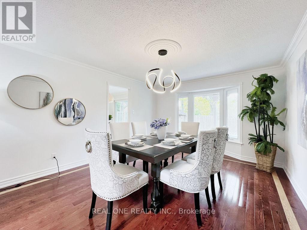 38 Mckay Crescent, Markham, ON - Indoor Photo Showing Dining Room