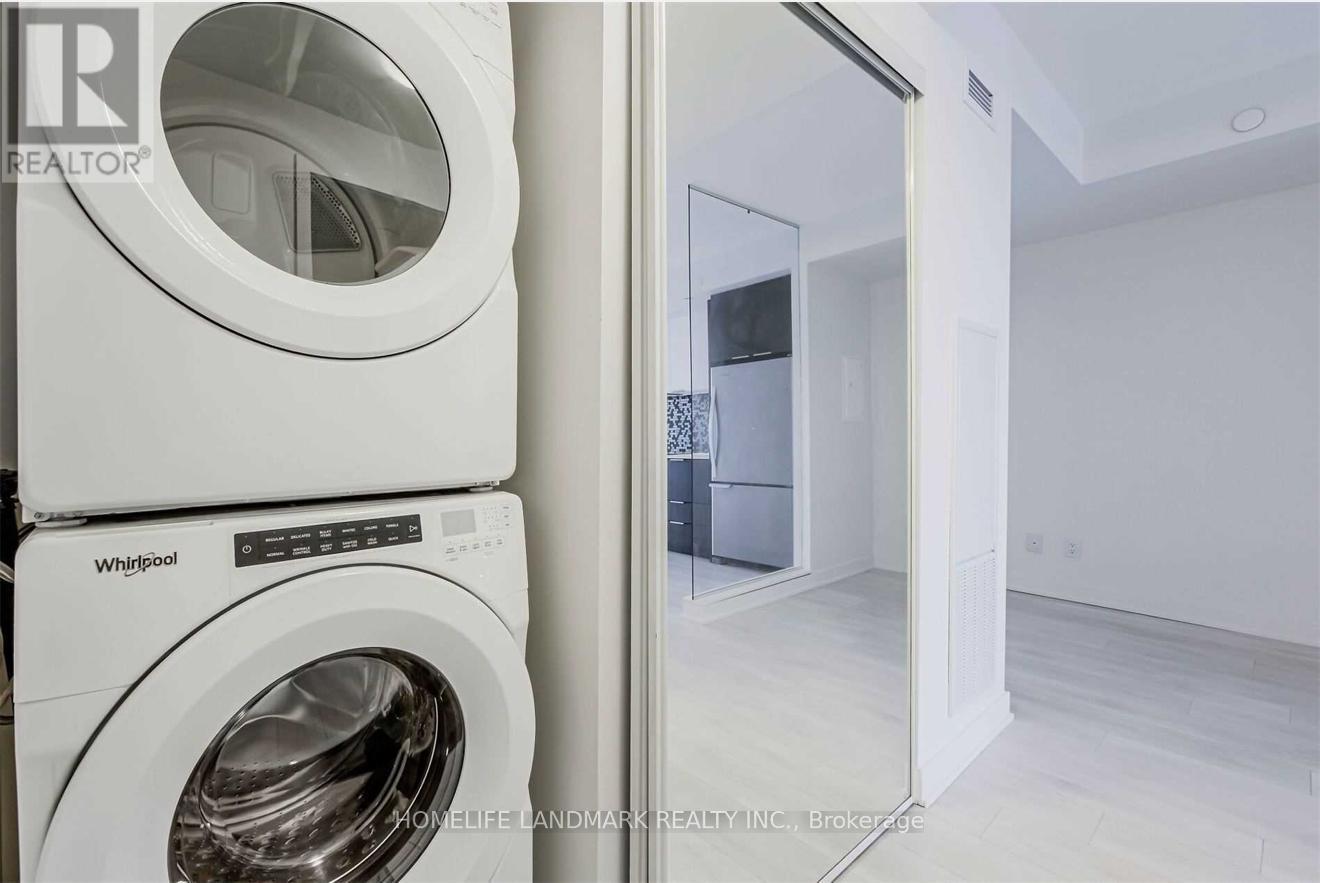 1506 - 2 Sonic Way, Toronto, ON - Indoor Photo Showing Laundry Room