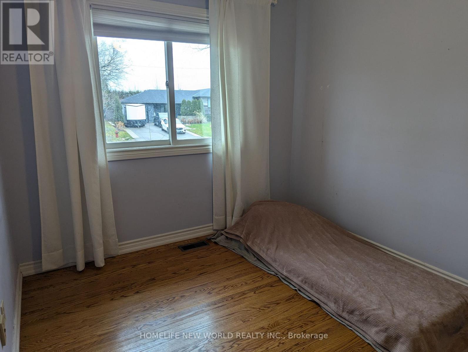 2053 Saxon Road, Oakville, ON - Indoor