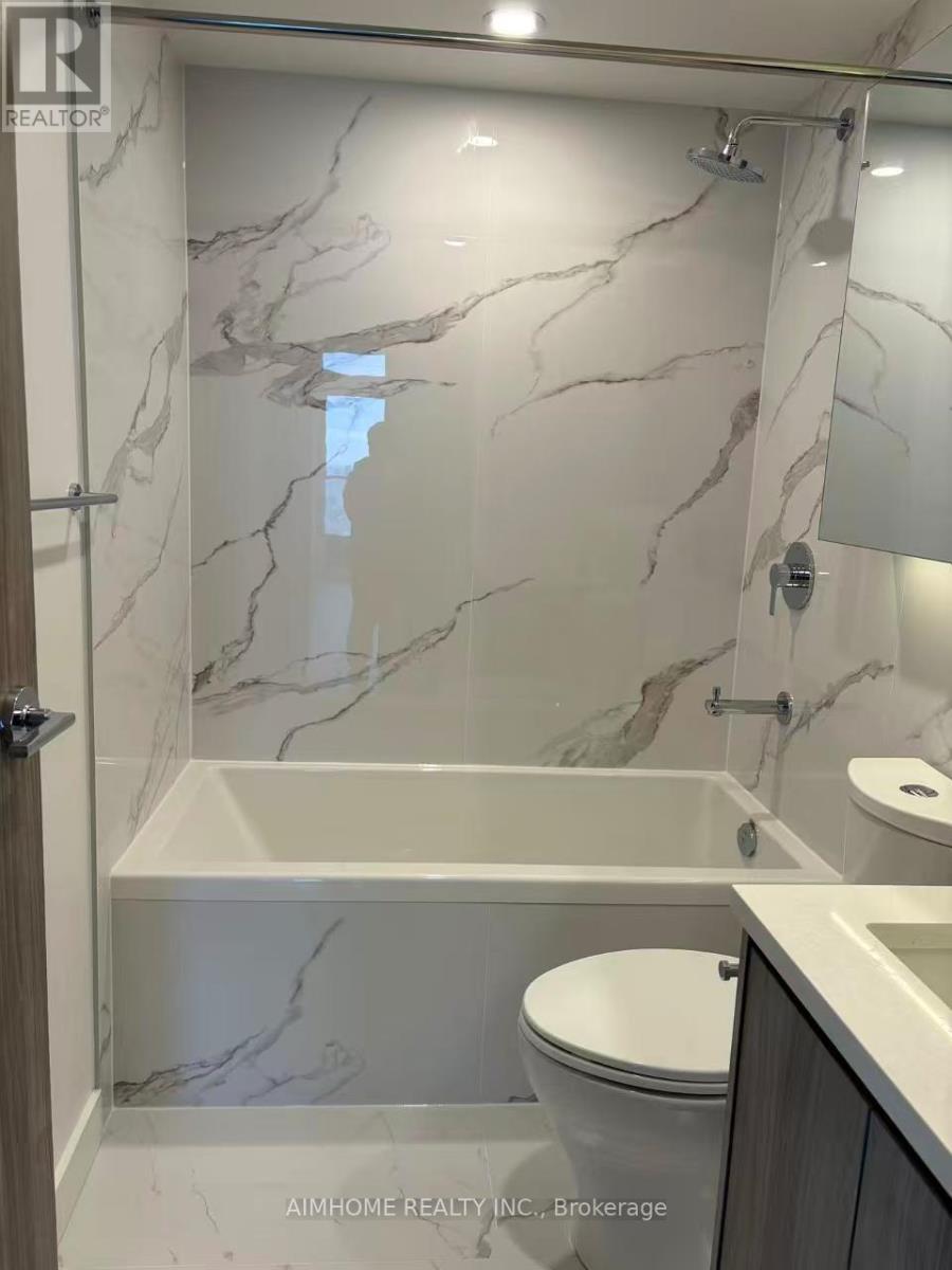 6801 - 3 Concord Cityplace Way, Toronto, ON - Indoor Photo Showing Bathroom