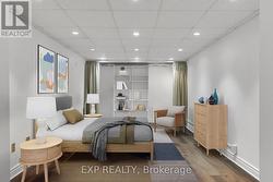 Brand new wide plank floor+quality high baseboards -