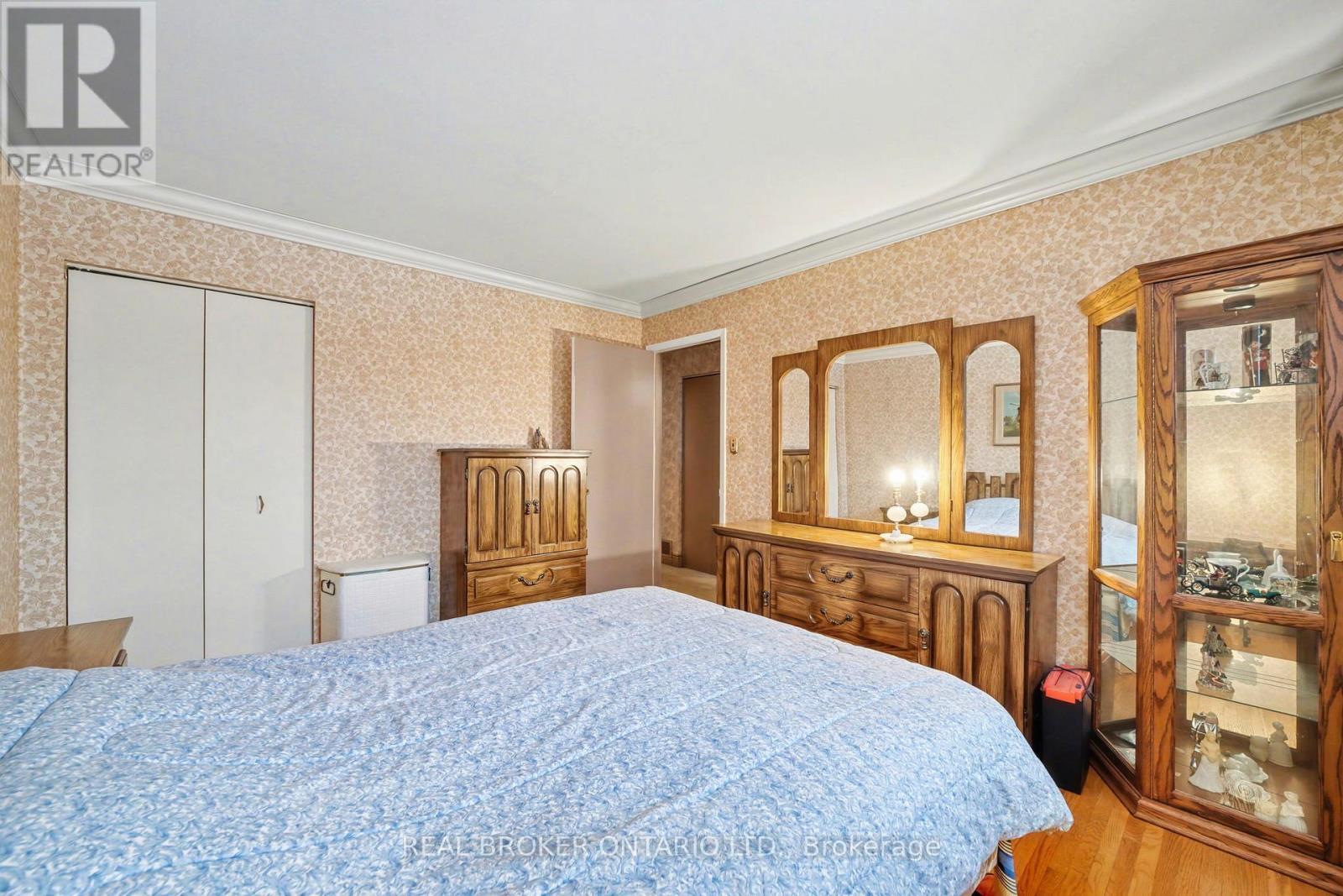 40 Flavian Crescent, Brampton, ON - Indoor Photo Showing Bedroom