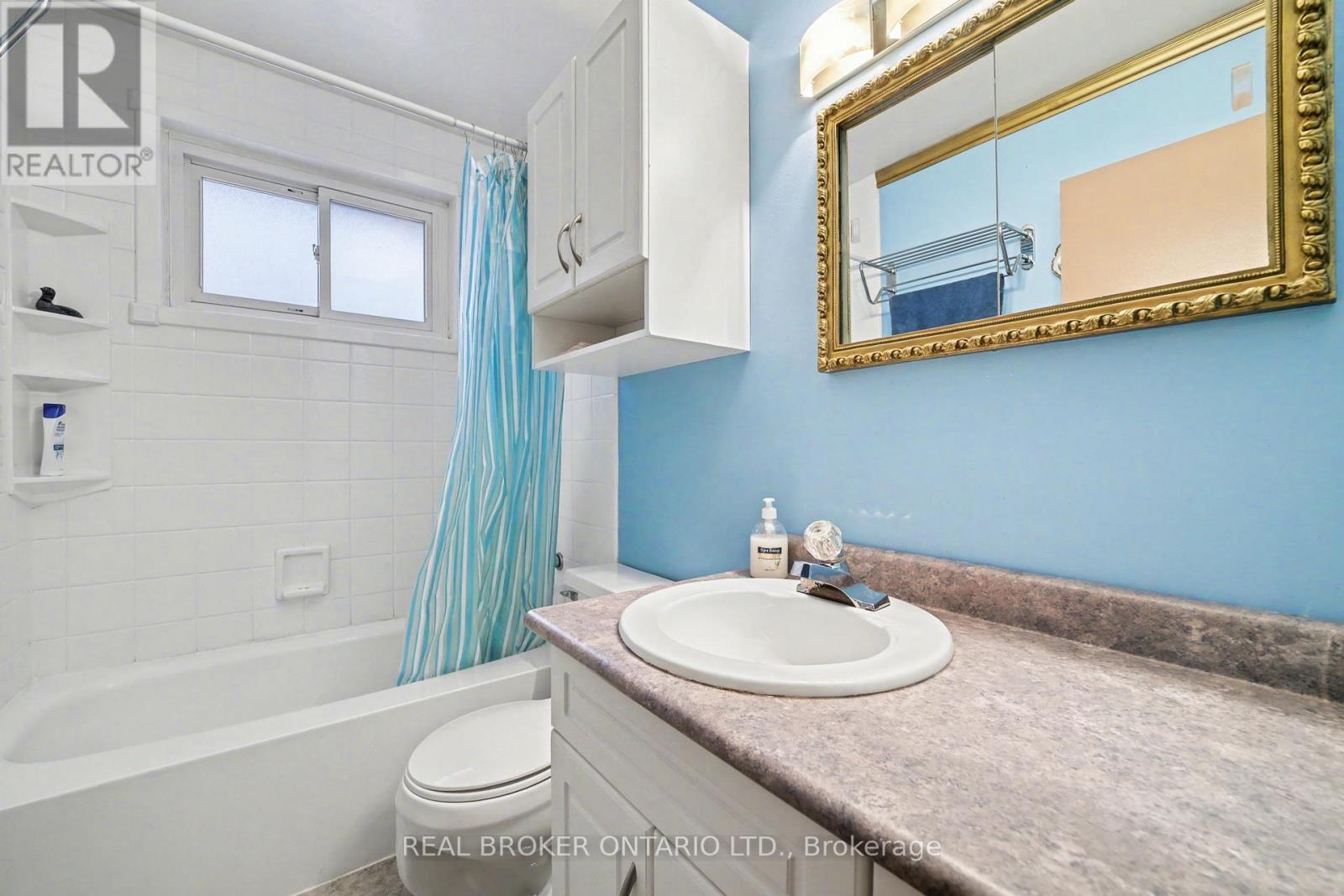 40 Flavian Crescent, Brampton, ON - Indoor Photo Showing Bathroom