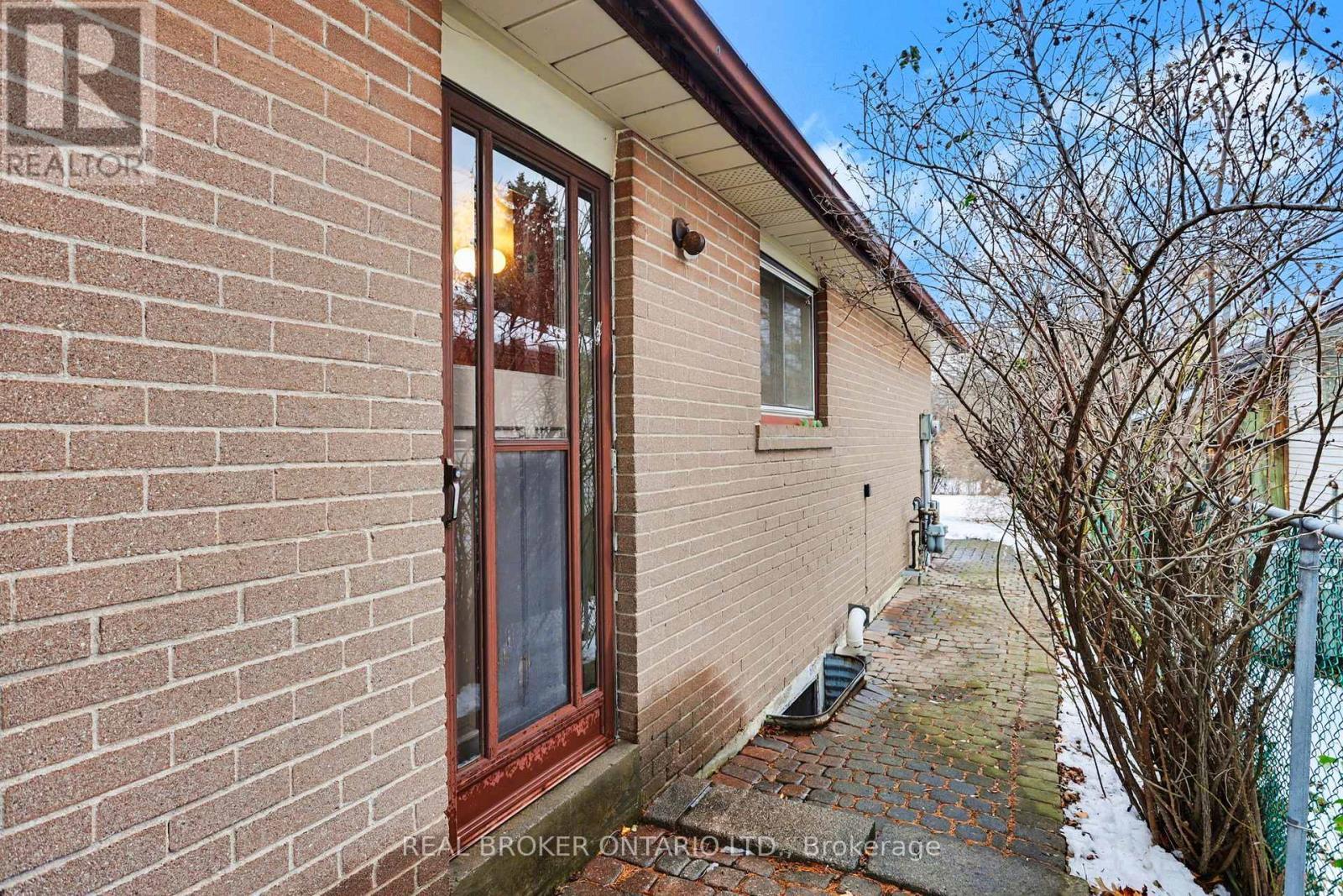 40 Flavian Crescent, Brampton, ON - Outdoor