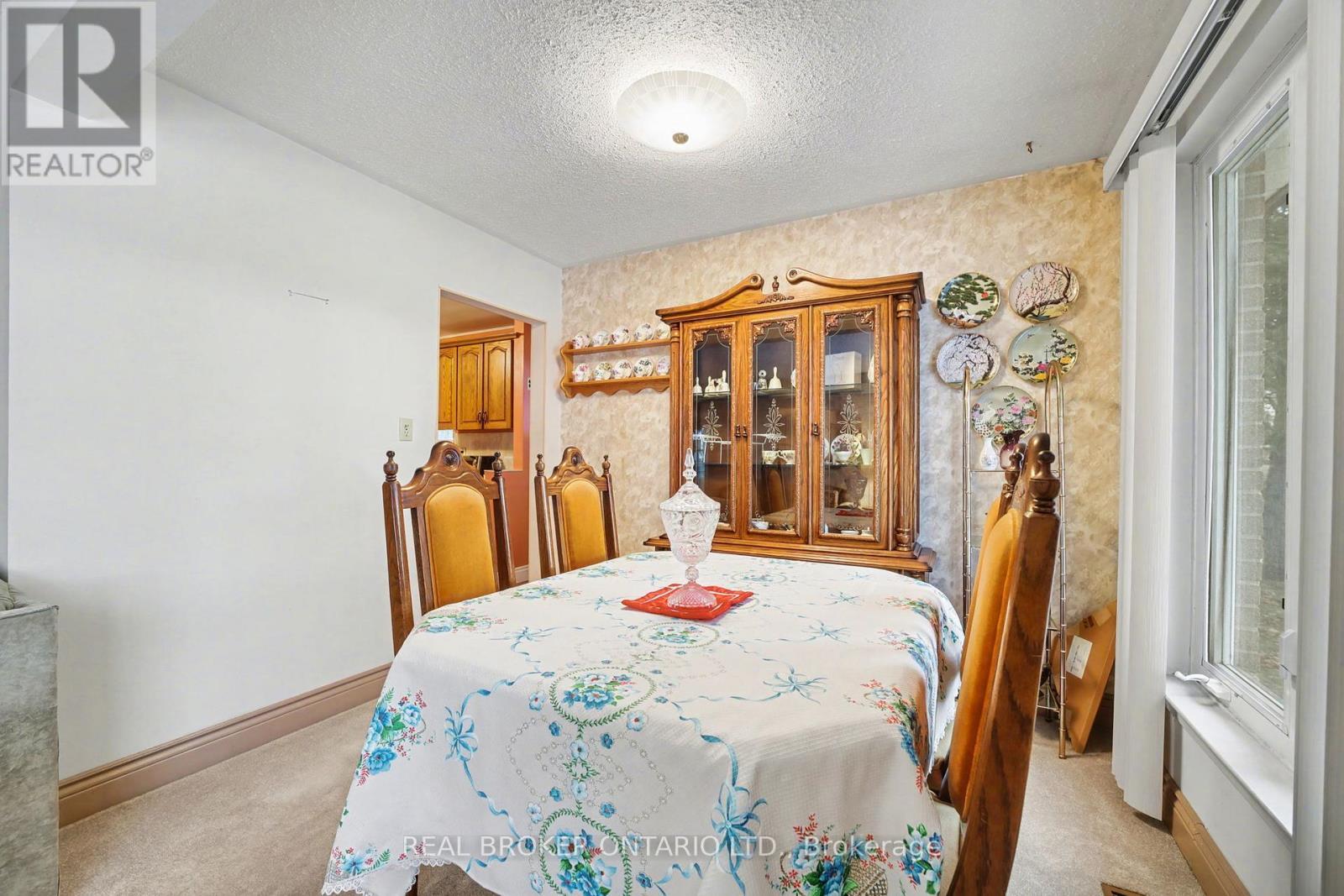 40 Flavian Crescent, Brampton, ON - Indoor Photo Showing Dining Room