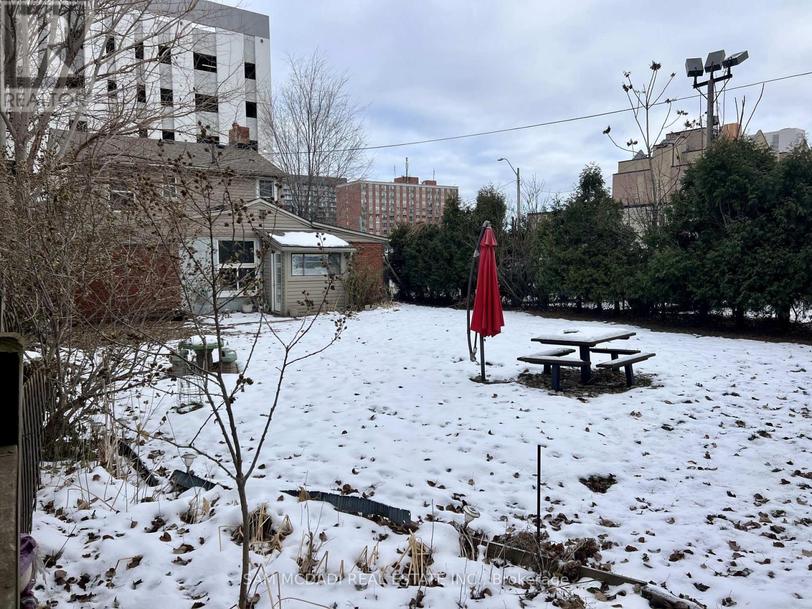 166 Jackson Street E, Hamilton, ON - Outdoor