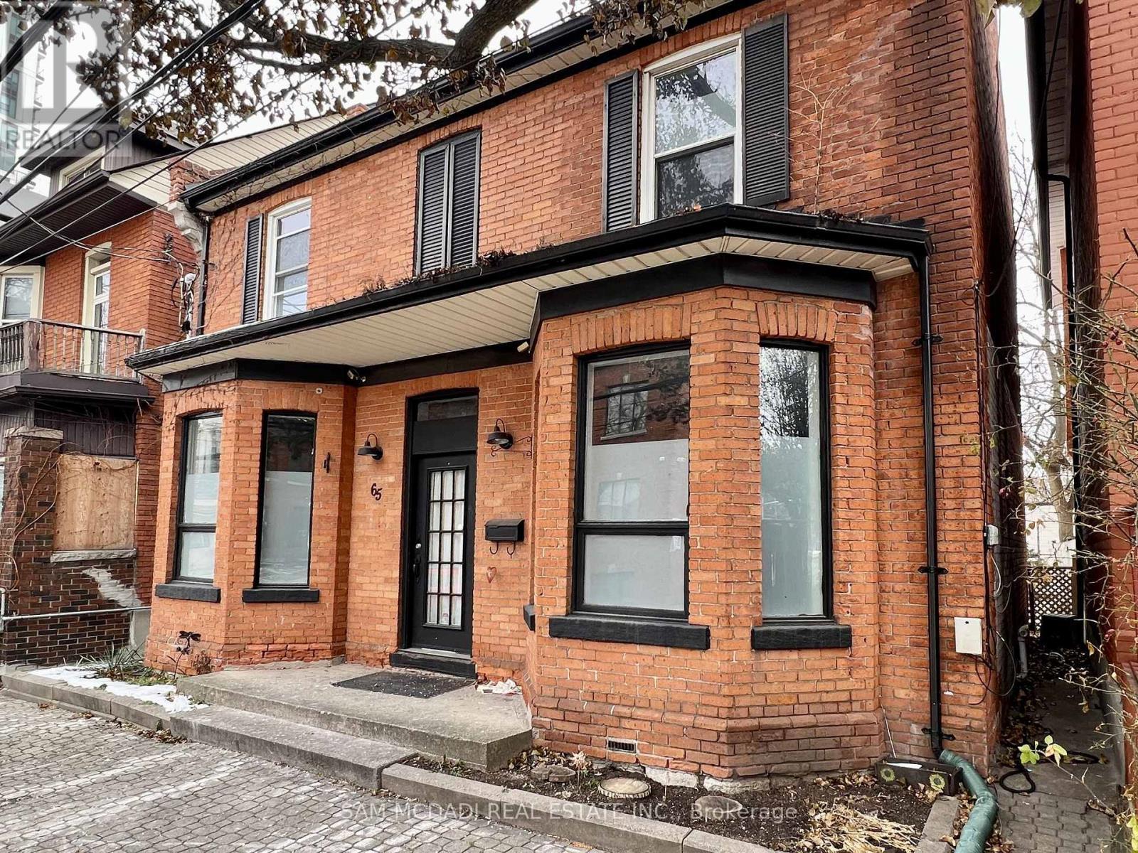 65 Walnut Street S, Hamilton, ON - Outdoor With Facade