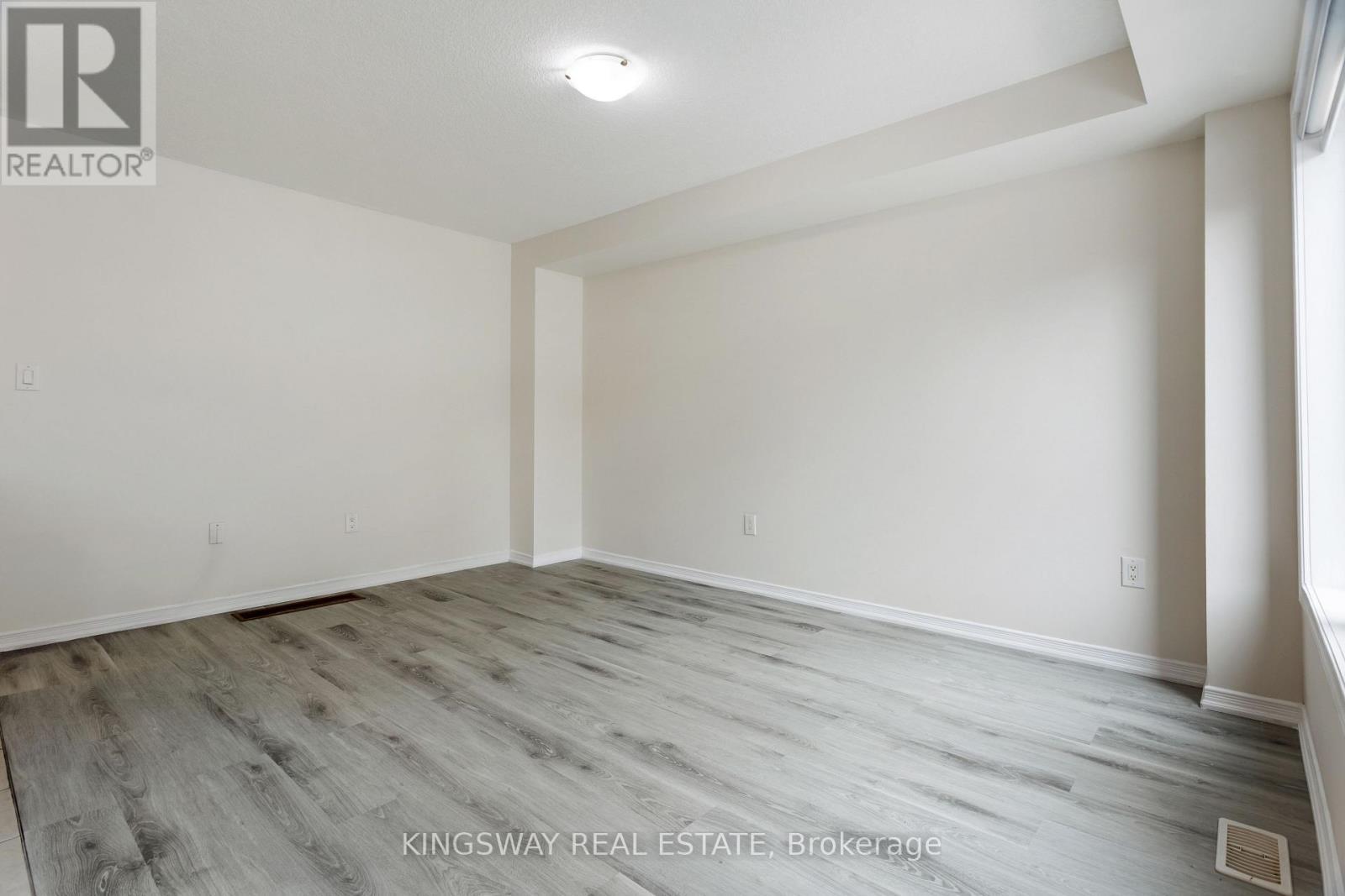 125 Thompson Road, Haldimand, ON - Indoor Photo Showing Other Room