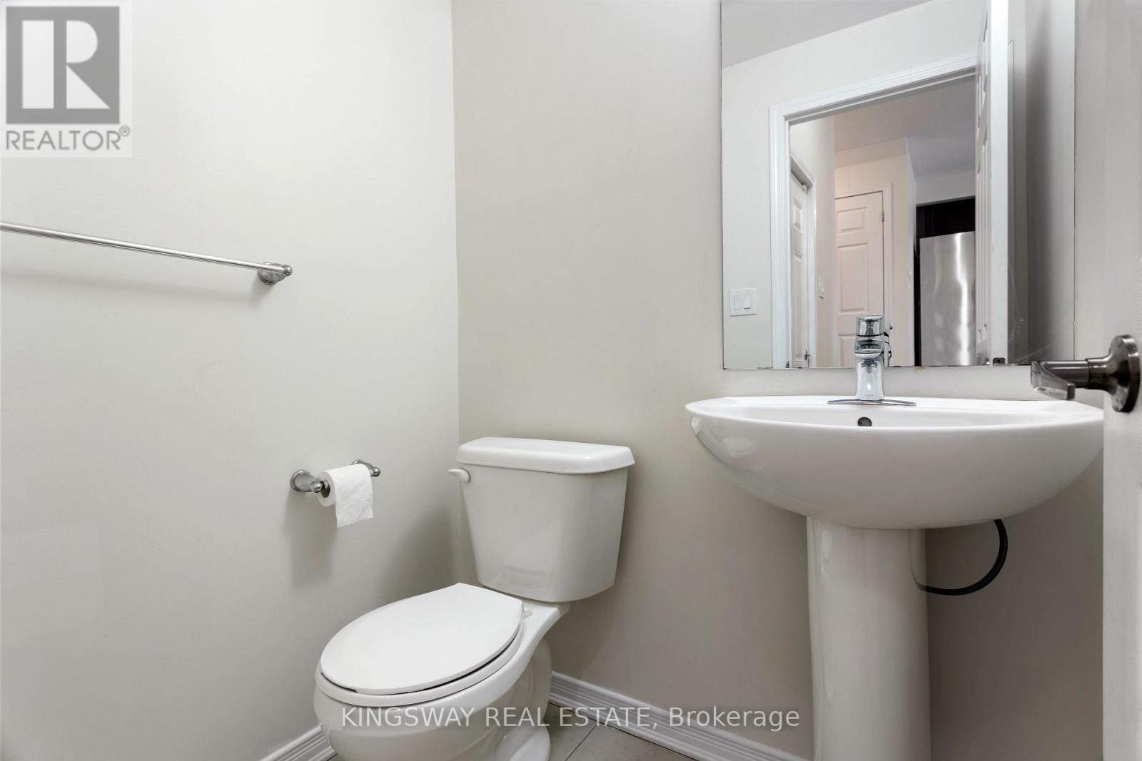125 Thompson Road, Haldimand, ON - Indoor Photo Showing Bathroom