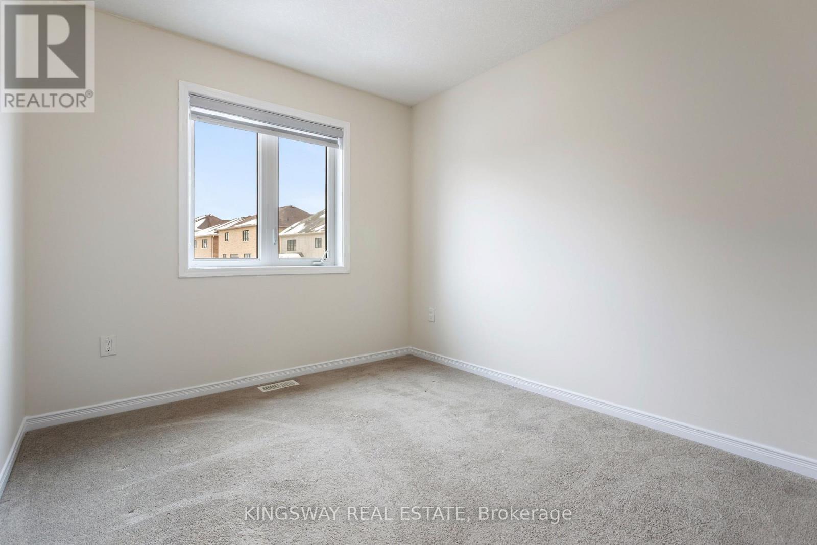 125 Thompson Road, Haldimand, ON - Indoor Photo Showing Other Room