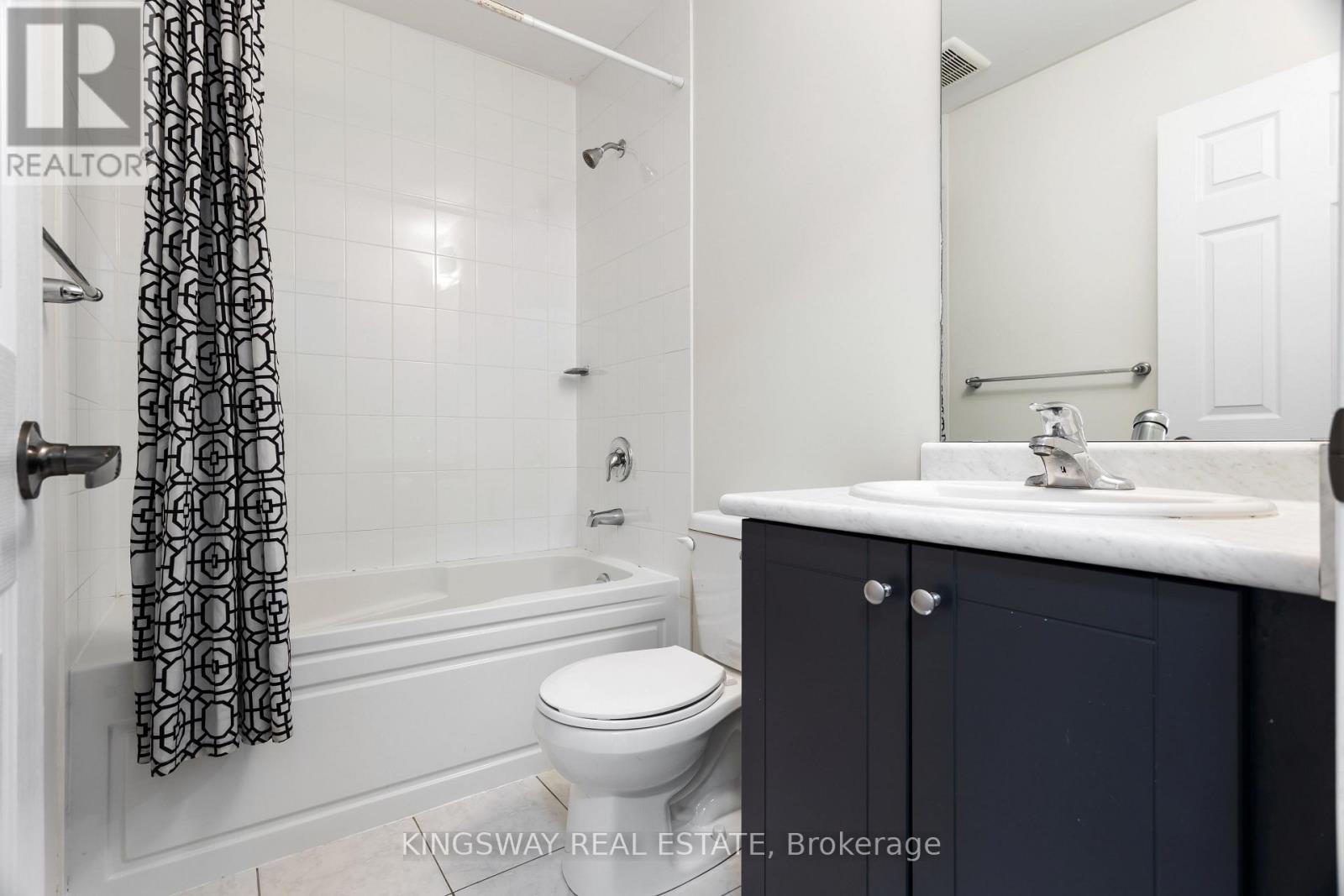 125 Thompson Road, Haldimand, ON - Indoor Photo Showing Bathroom