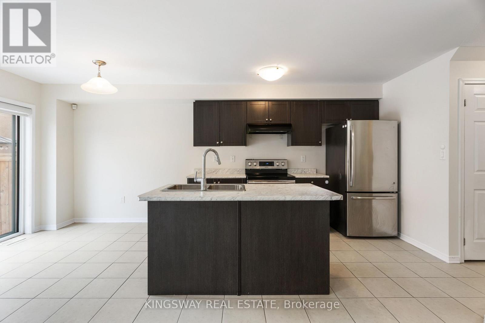 125 Thompson Road, Haldimand, ON - Indoor Photo Showing Kitchen With Double Sink