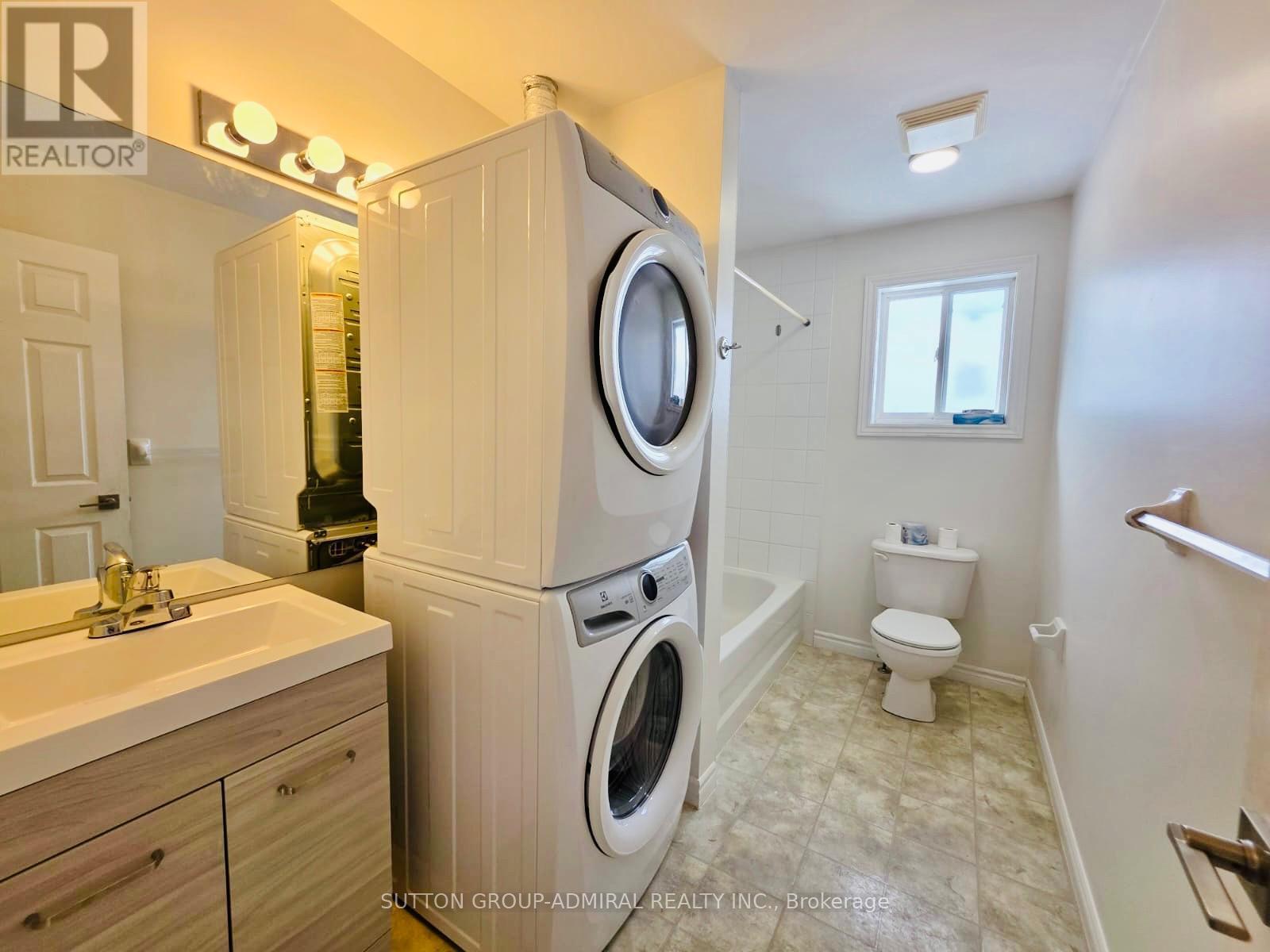 Upper - 12 Revelstoke Court, Barrie, ON - Indoor Photo Showing Laundry Room