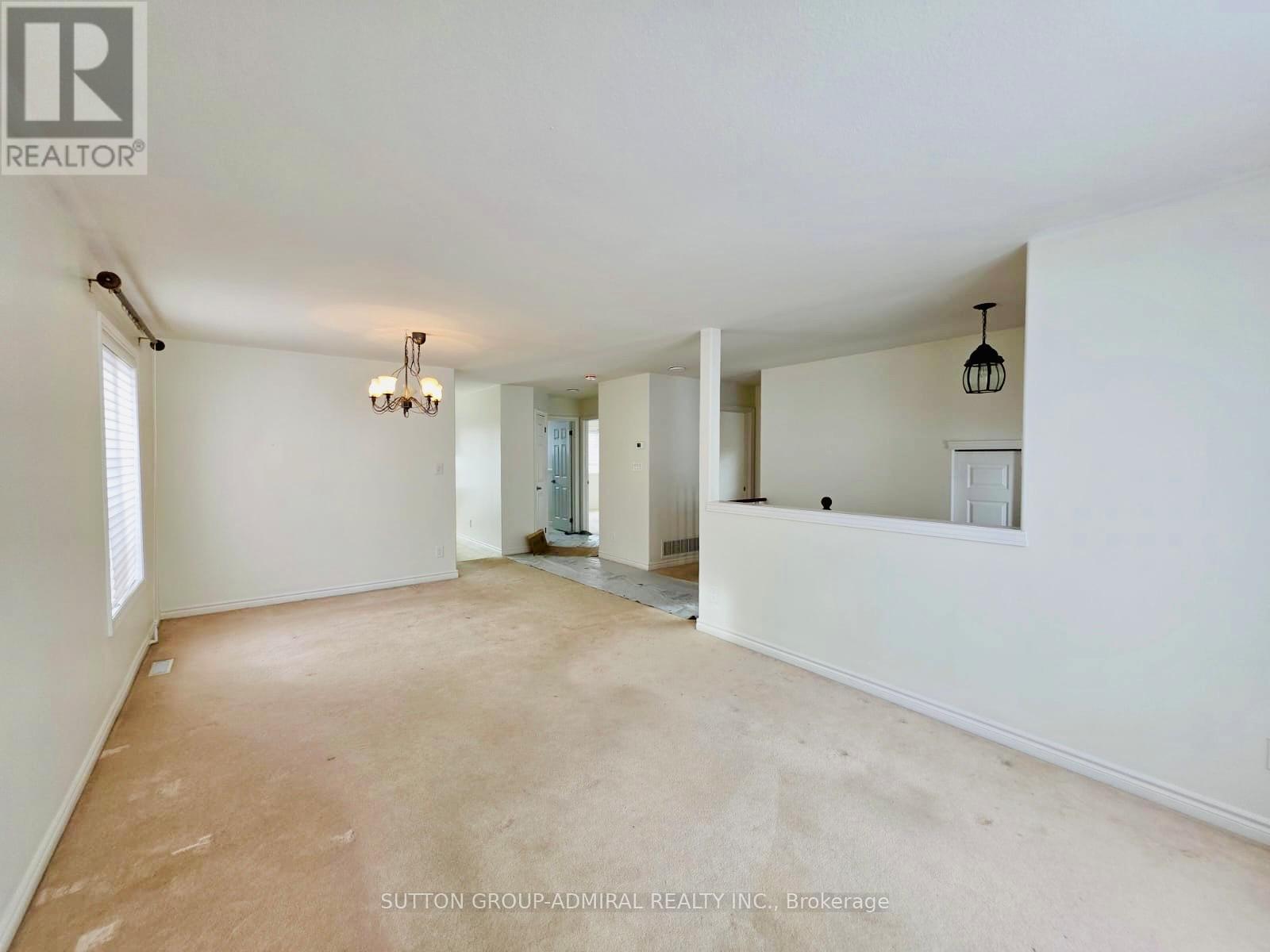 Upper - 12 Revelstoke Court, Barrie, ON - Indoor Photo Showing Other Room