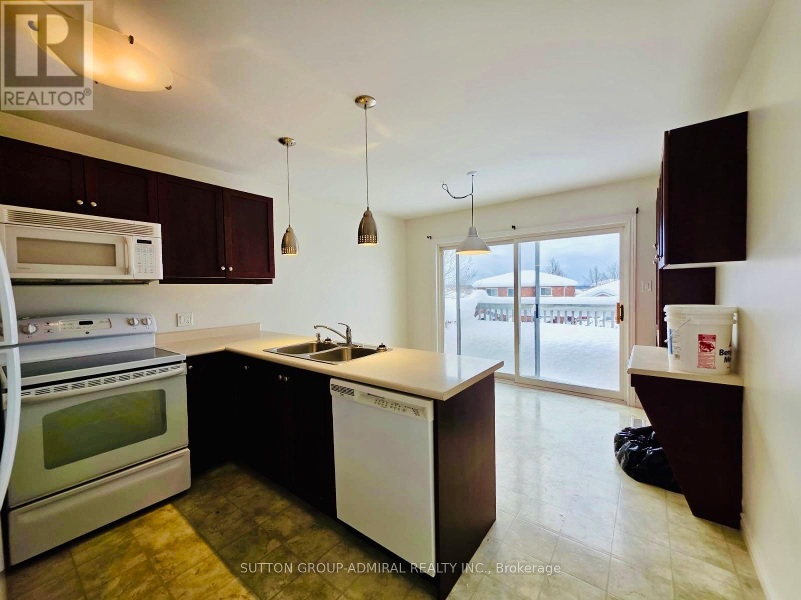 Upper - 12 Revelstoke Court, Barrie, ON - Indoor Photo Showing Kitchen With Double Sink