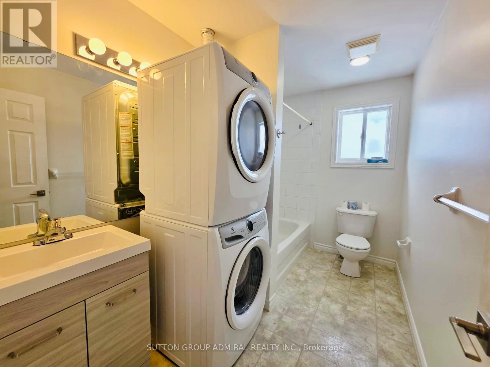 Upper - 12 Revelstoke Court, Barrie, ON - Indoor Photo Showing Laundry Room