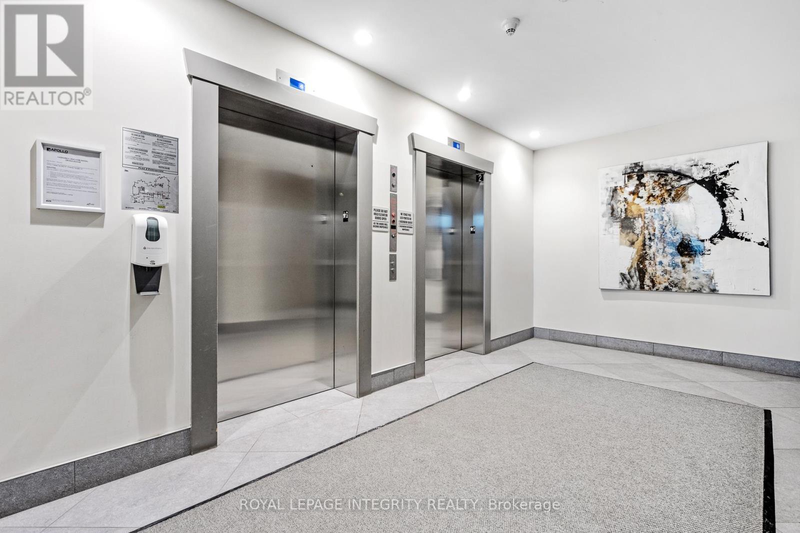 410 - 7 Marquette Avenue, Ottawa, ON - Indoor Photo Showing Other Room