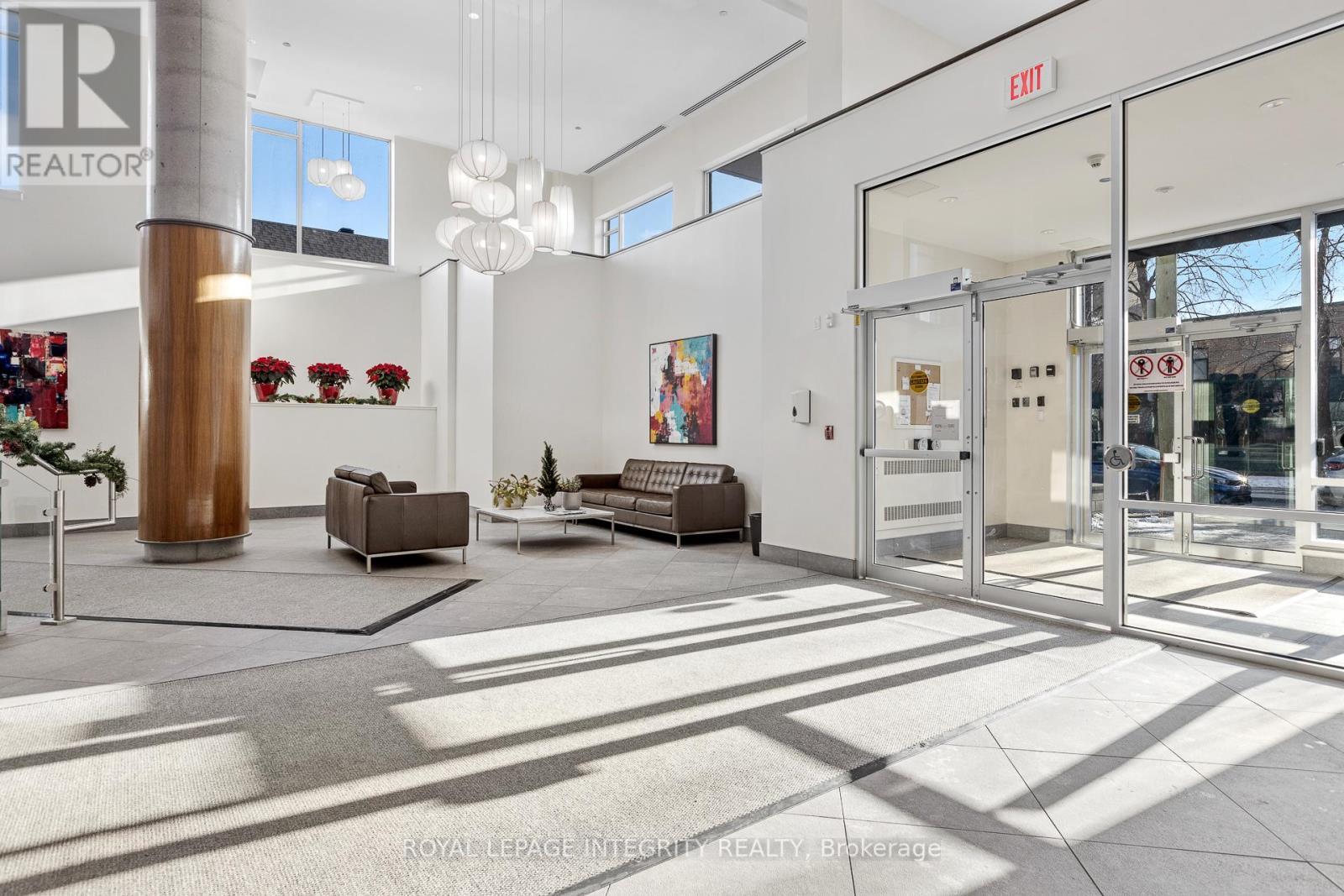 410 - 7 Marquette Avenue, Ottawa, ON - Indoor Photo Showing Other Room