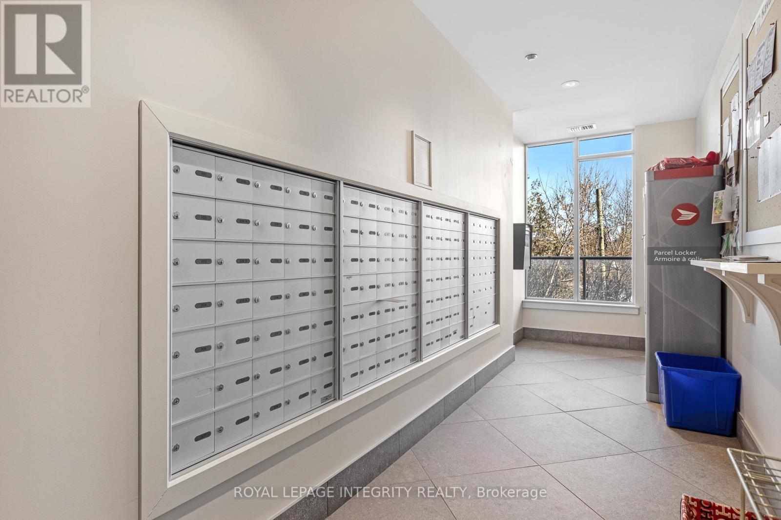 410 - 7 Marquette Avenue, Ottawa, ON - Indoor Photo Showing Other Room