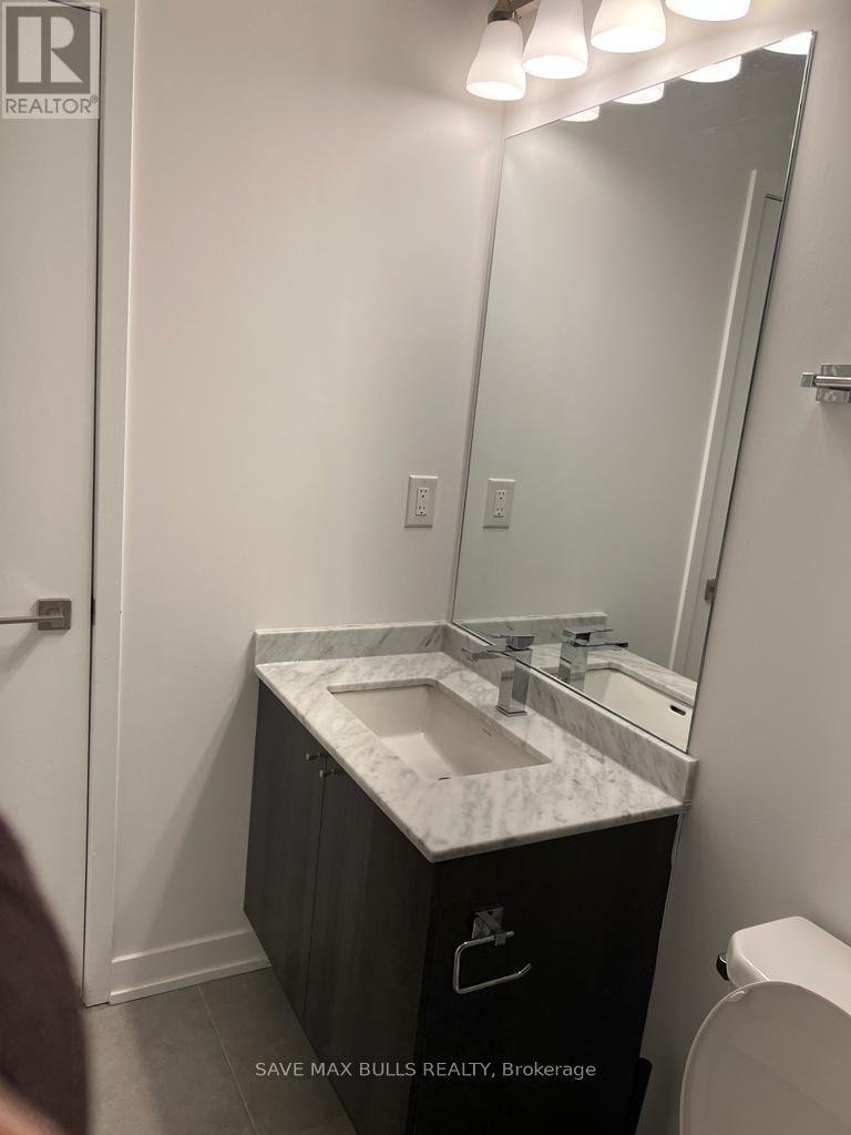 2011 - 4011 Brickstone Mews, Mississauga, ON - Indoor Photo Showing Bathroom