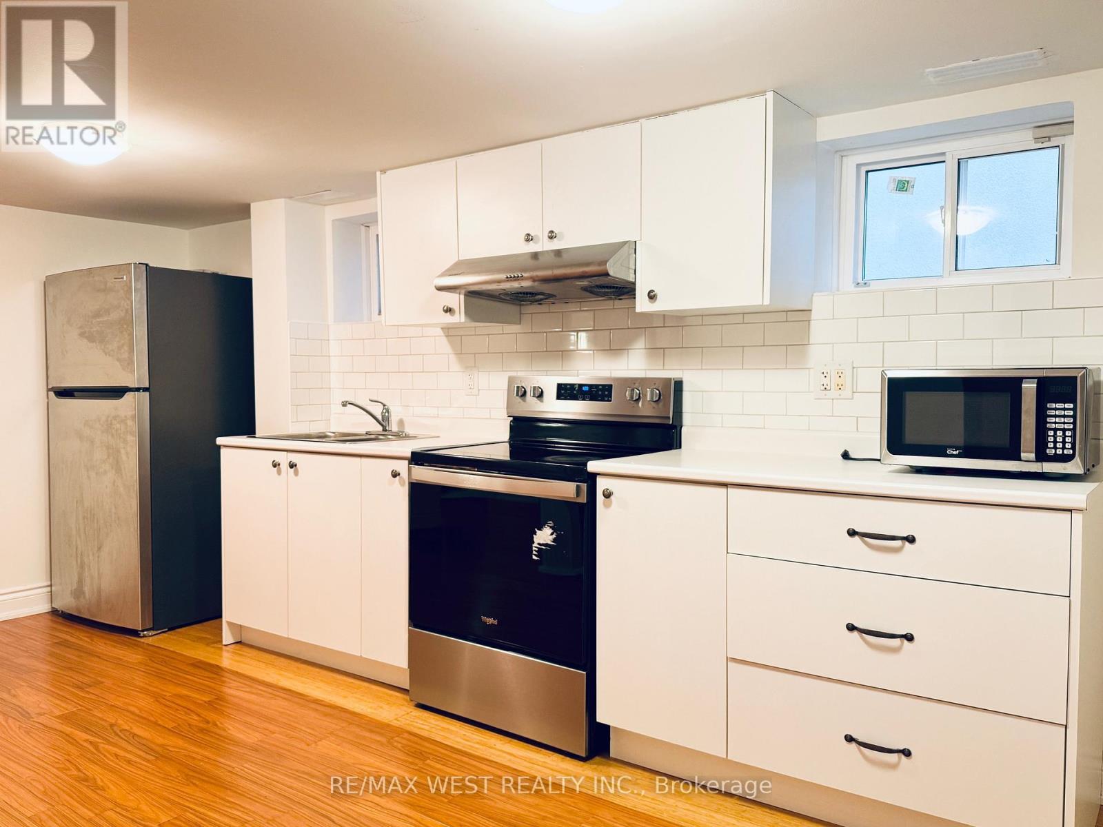 Lower - 43 Dunblaine Avenue, Toronto, ON - Indoor Photo Showing Kitchen