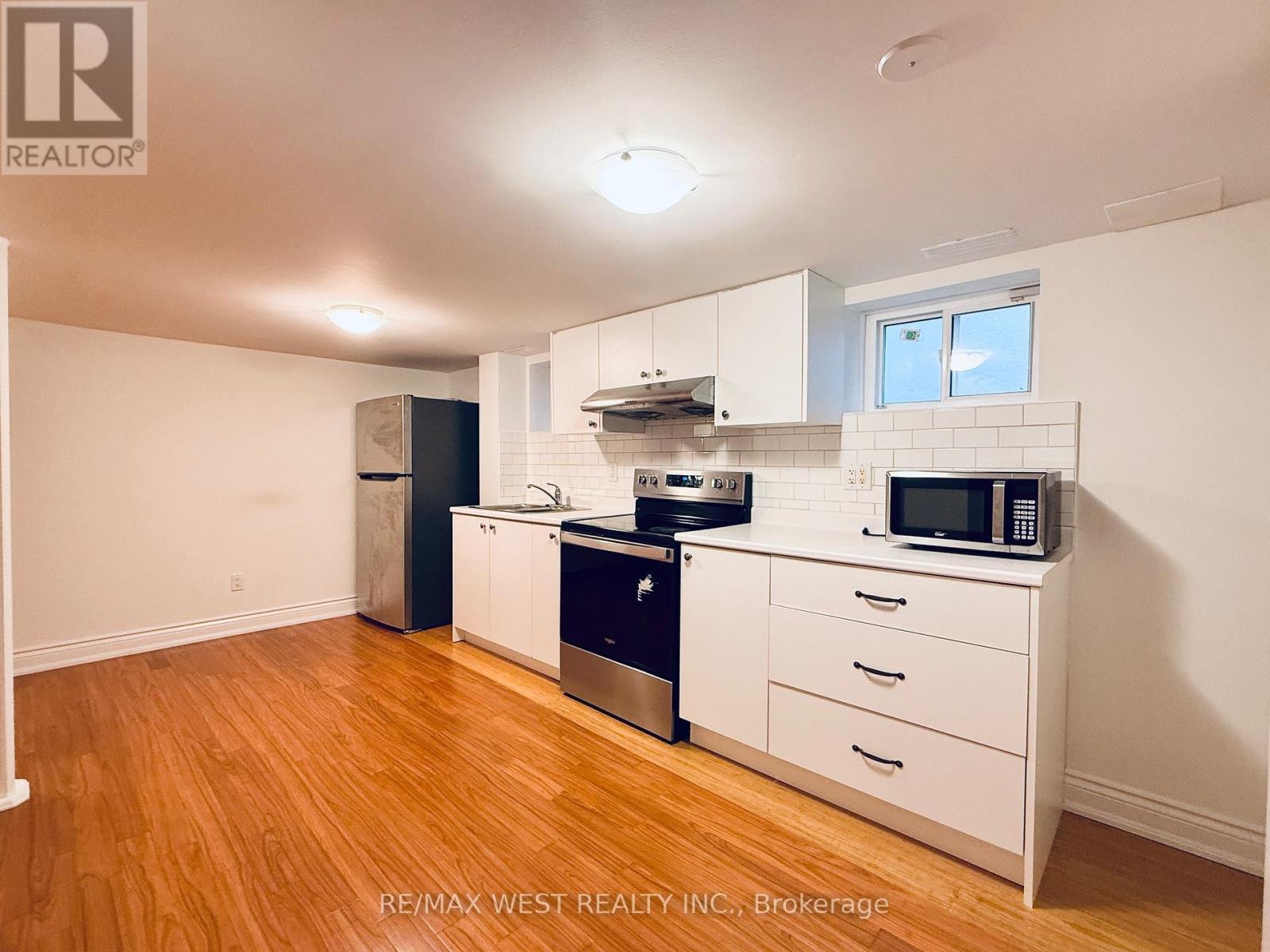 Lower - 43 Dunblaine Avenue, Toronto, ON - Indoor Photo Showing Kitchen