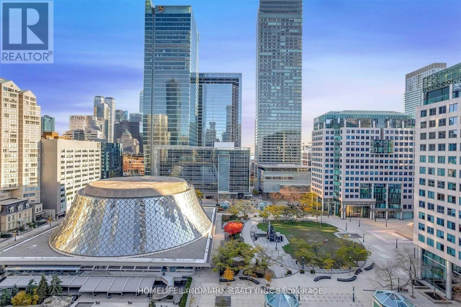 1205 - 224 King Street W, Toronto, ON - Outdoor With Facade