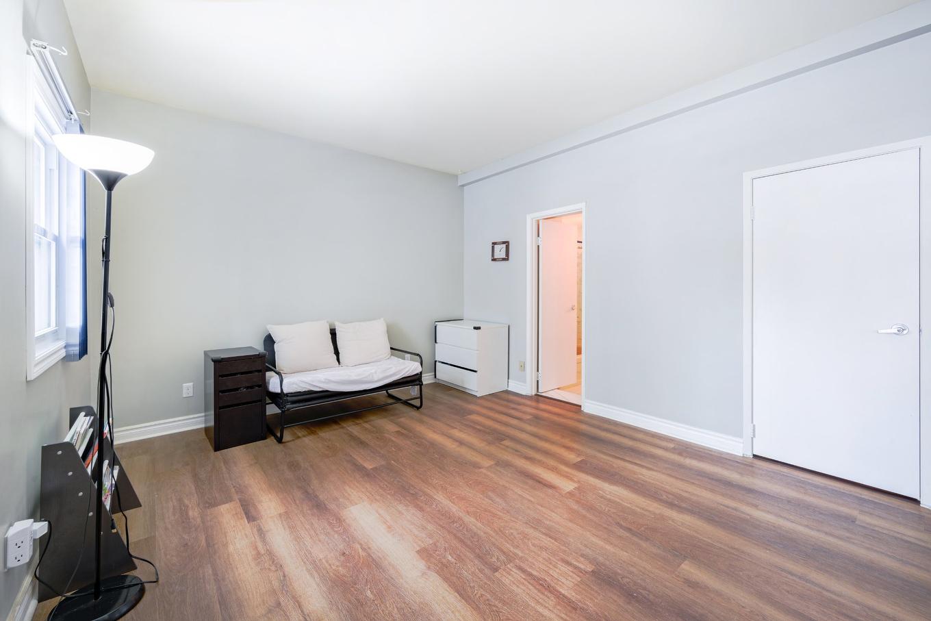 Primary bedroom - 302-3441 Rue Aylmer, Montréal (Le Plateau-Mont-Royal), QC - Indoor Photo Showing Other Room