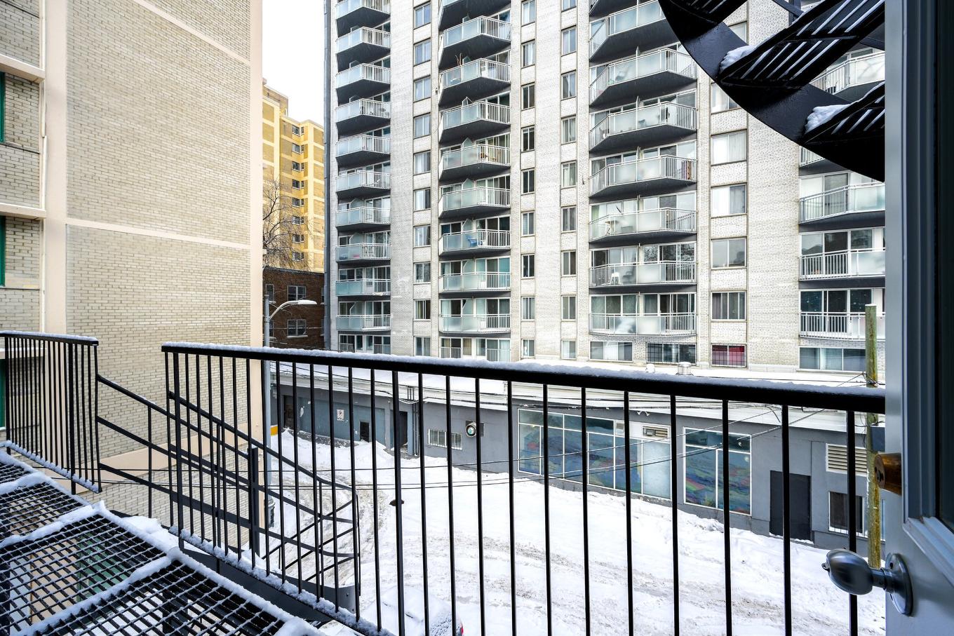 Back facade - 302-3441 Rue Aylmer, Montréal (Le Plateau-Mont-Royal), QC - Outdoor