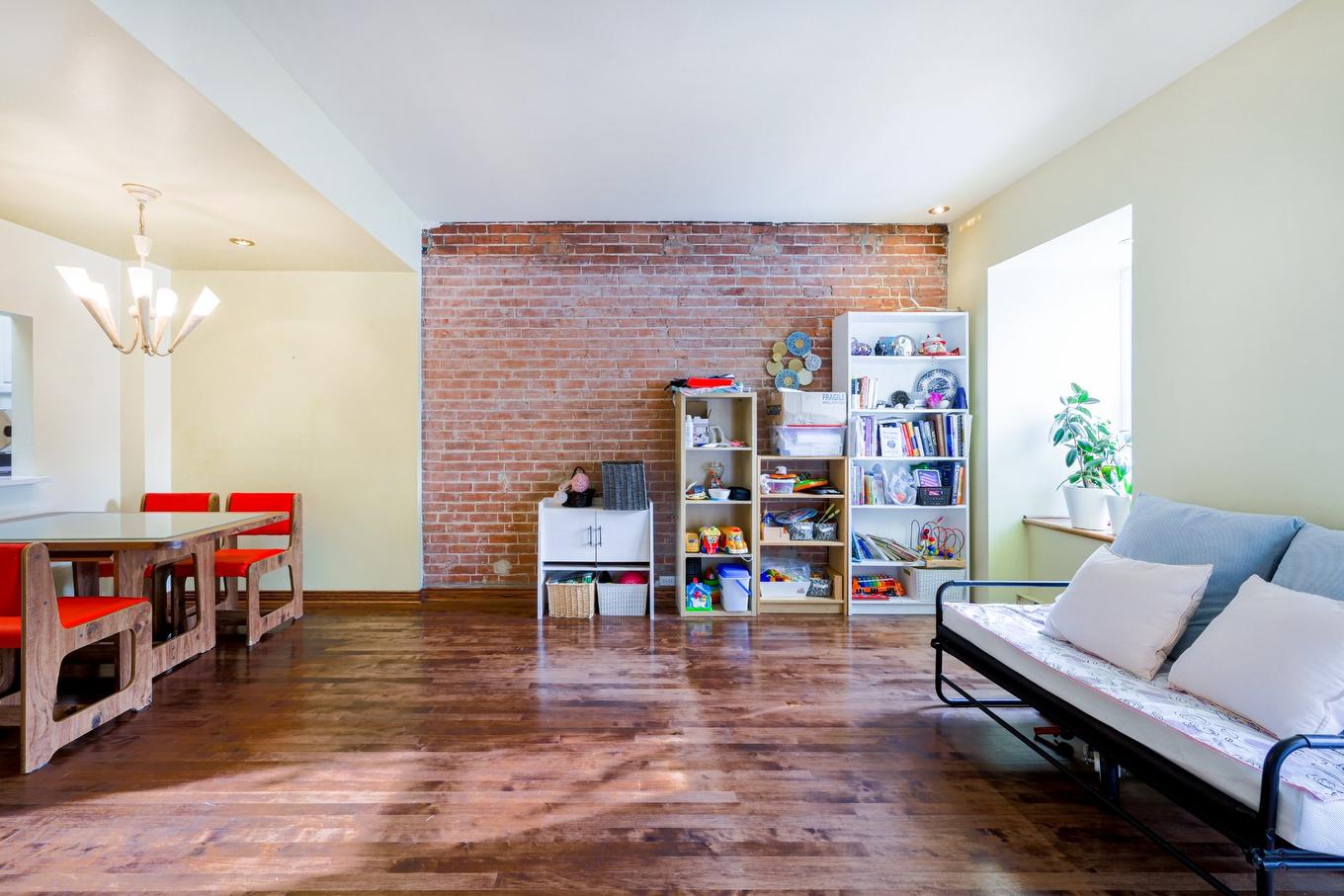 Living room - 302-3441 Rue Aylmer, Montréal (Le Plateau-Mont-Royal), QC - Indoor Photo Showing Other Room