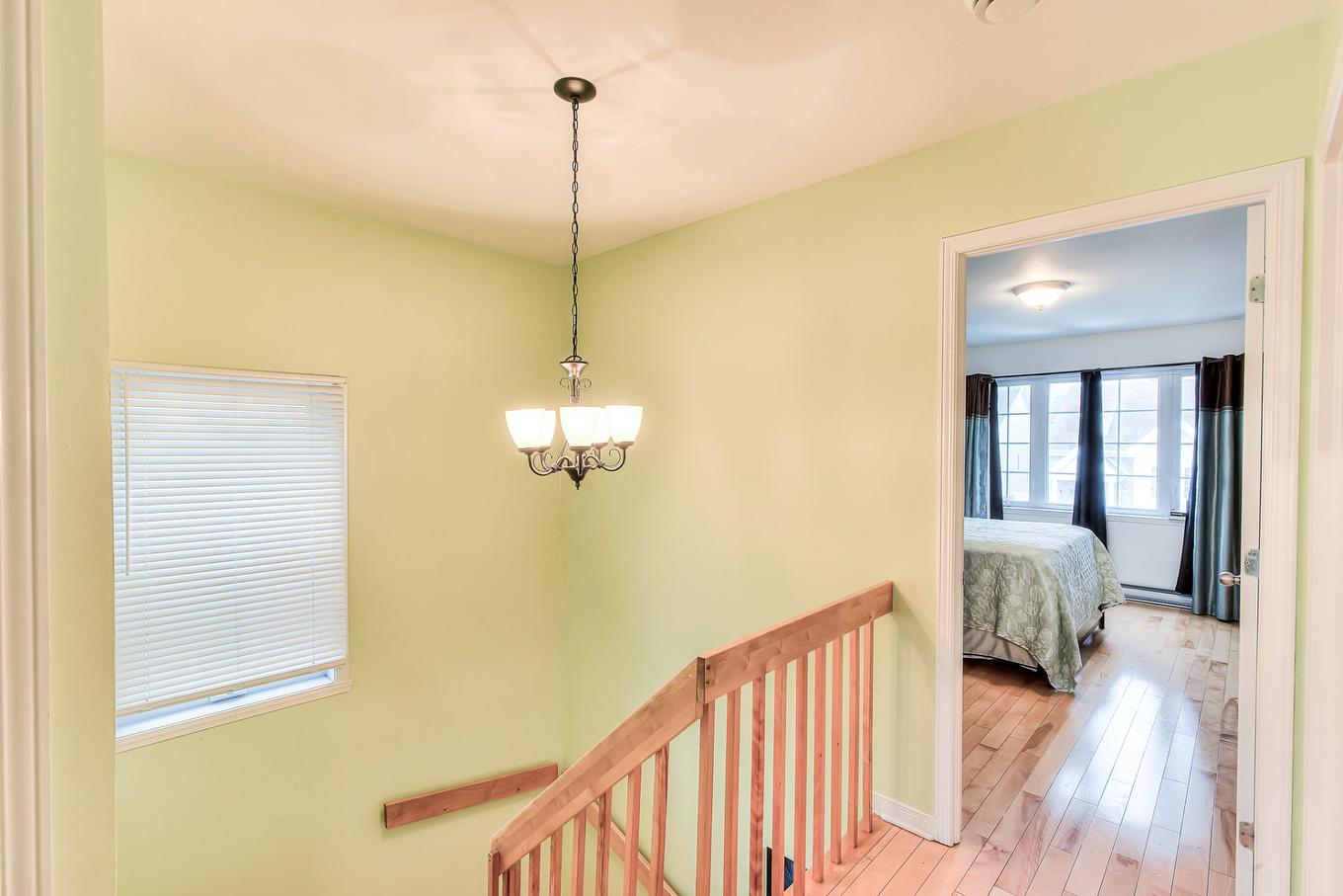 Hall - 214 Rue Des Noisetiers, Laval (Duvernay), QC - Indoor Photo Showing Other Room