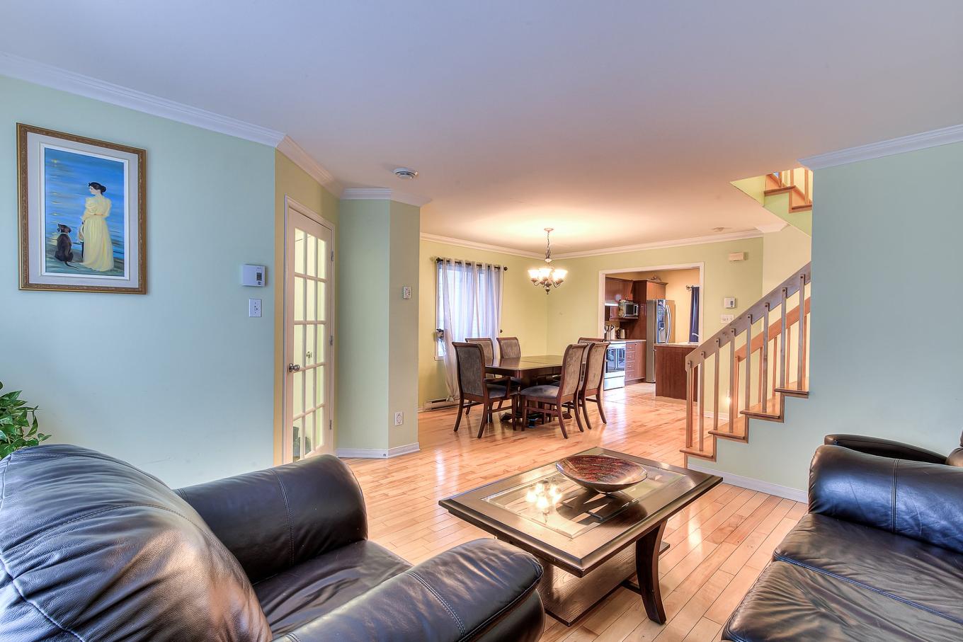 Living room - 214 Rue Des Noisetiers, Laval (Duvernay), QC - Indoor Photo Showing Living Room