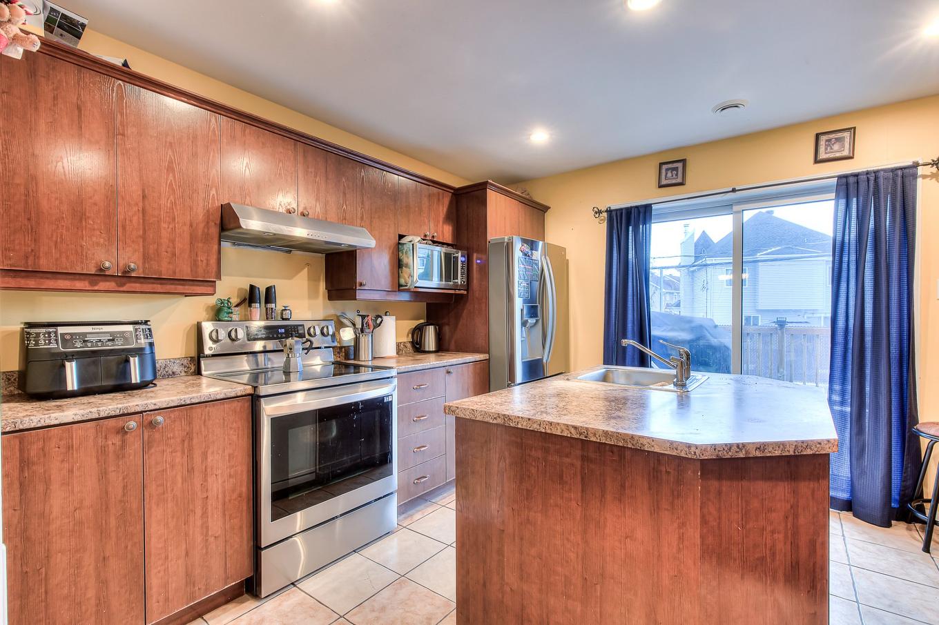 Kitchen - 214 Rue Des Noisetiers, Laval (Duvernay), QC - Indoor Photo Showing Kitchen