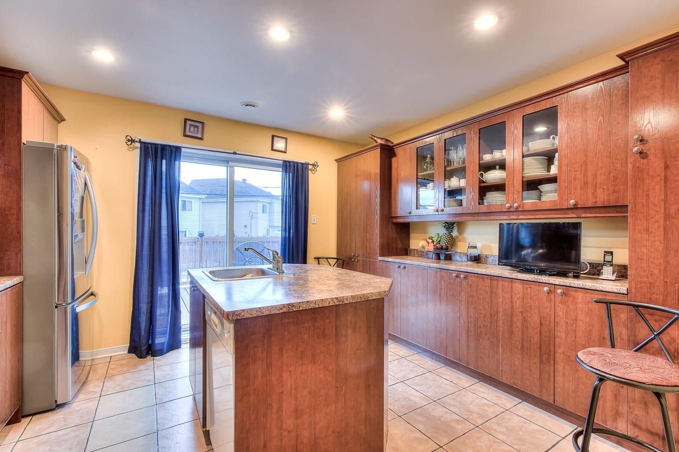 Kitchen - 214 Rue Des Noisetiers, Laval (Duvernay), QC - Indoor Photo Showing Kitchen