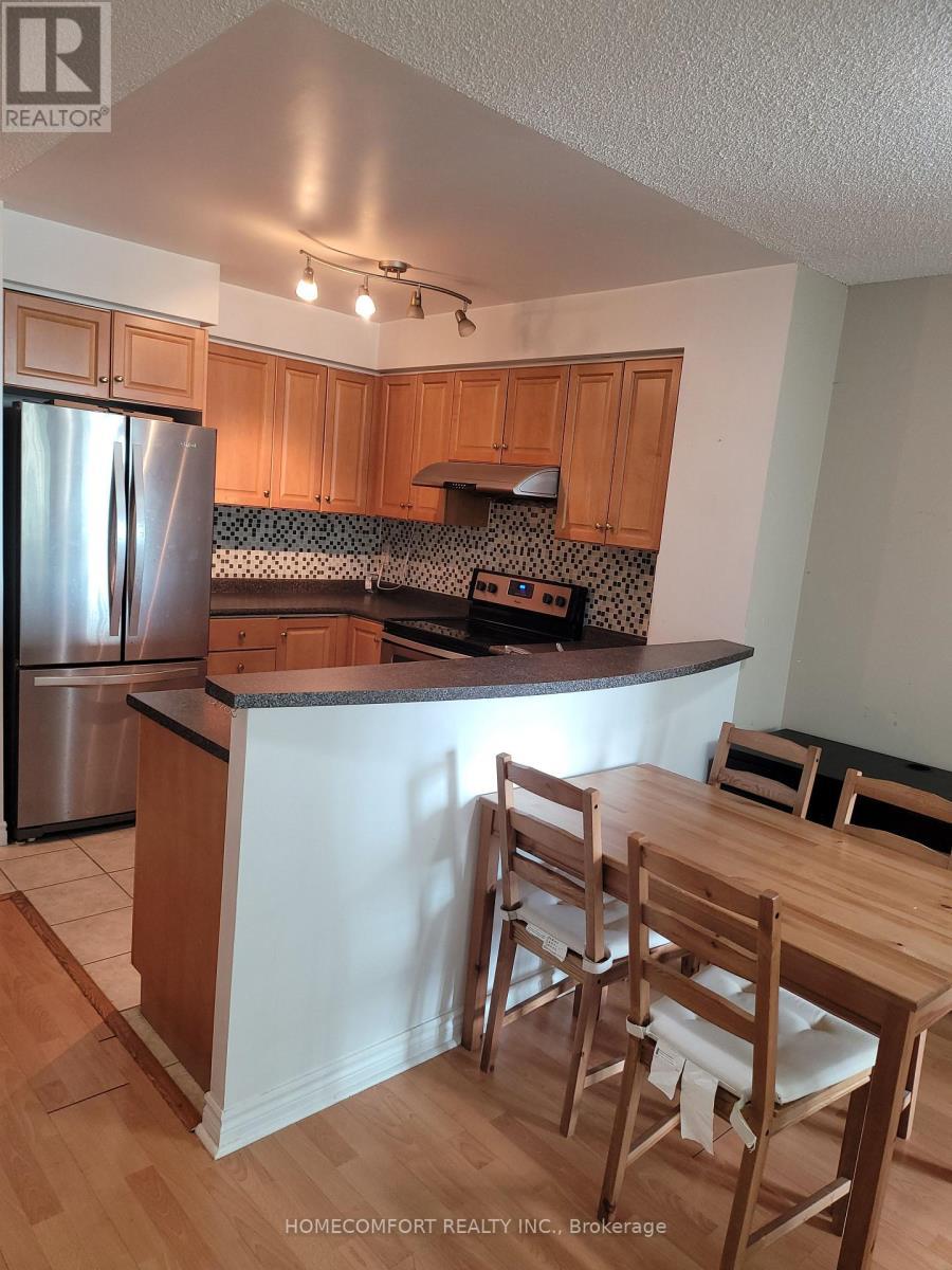 1107 - 7 Lorraine Drive, Toronto, ON - Indoor Photo Showing Kitchen