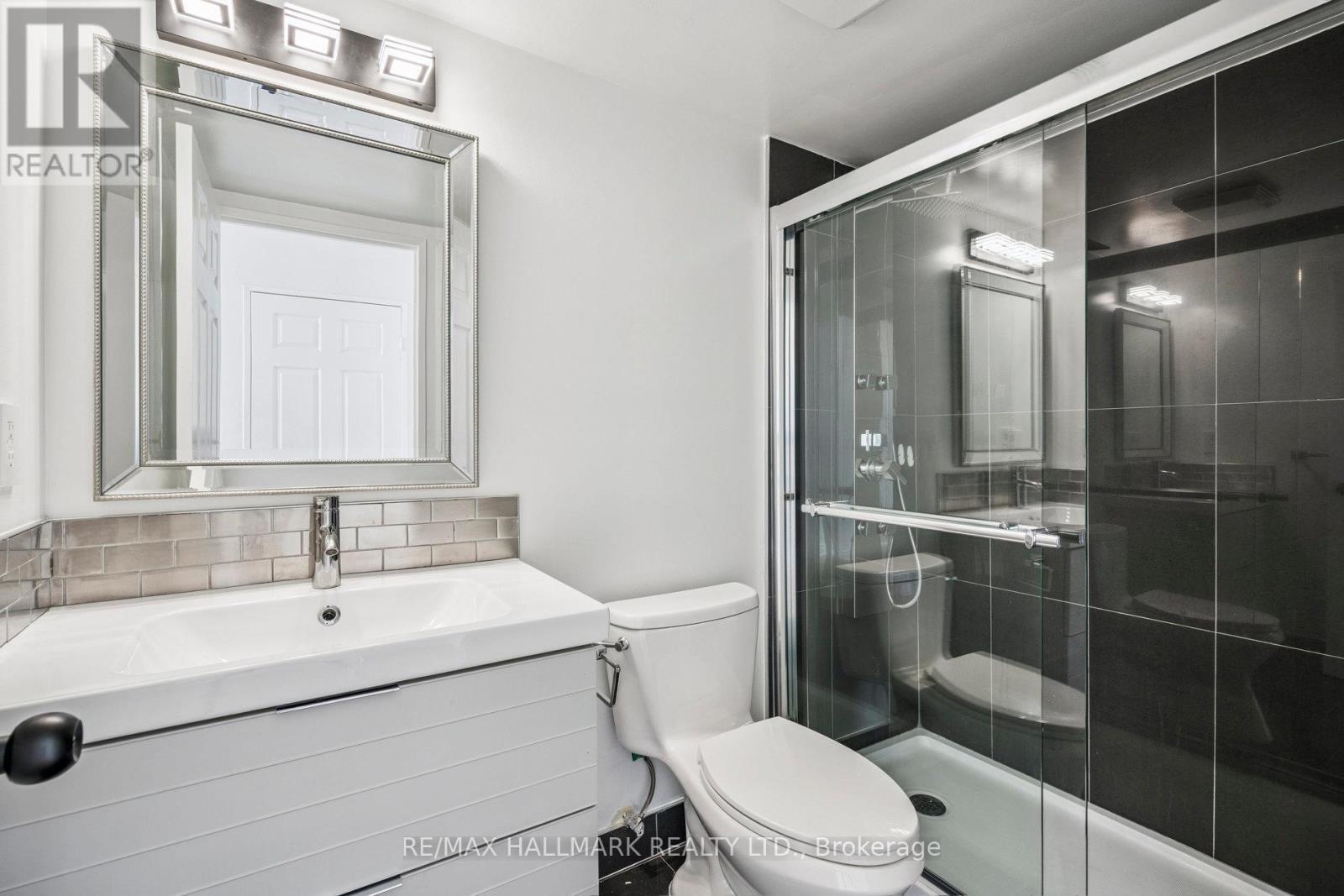 1214 - 7 Bishop Avenue, Toronto, ON - Indoor Photo Showing Bathroom