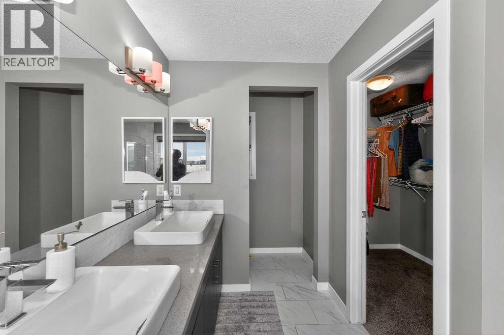 45 Redstone Drive Ne, Calgary, AB - Indoor Photo Showing Bathroom