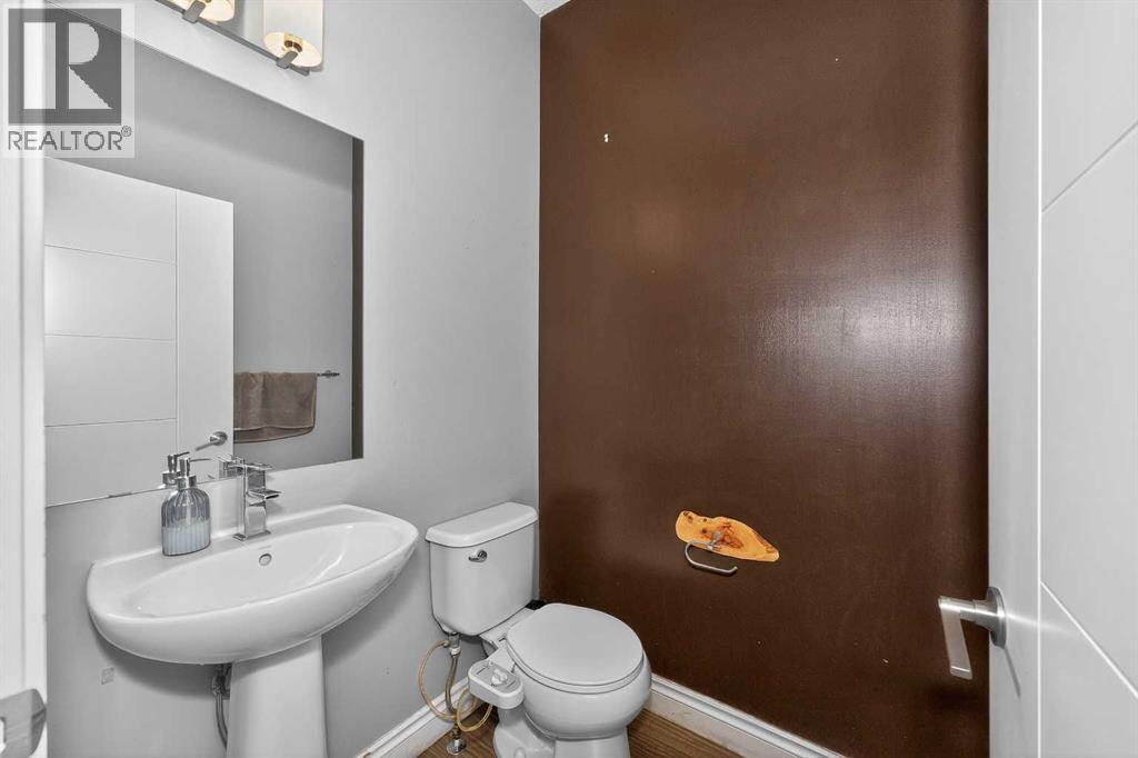 45 Redstone Drive Ne, Calgary, AB - Indoor Photo Showing Bathroom