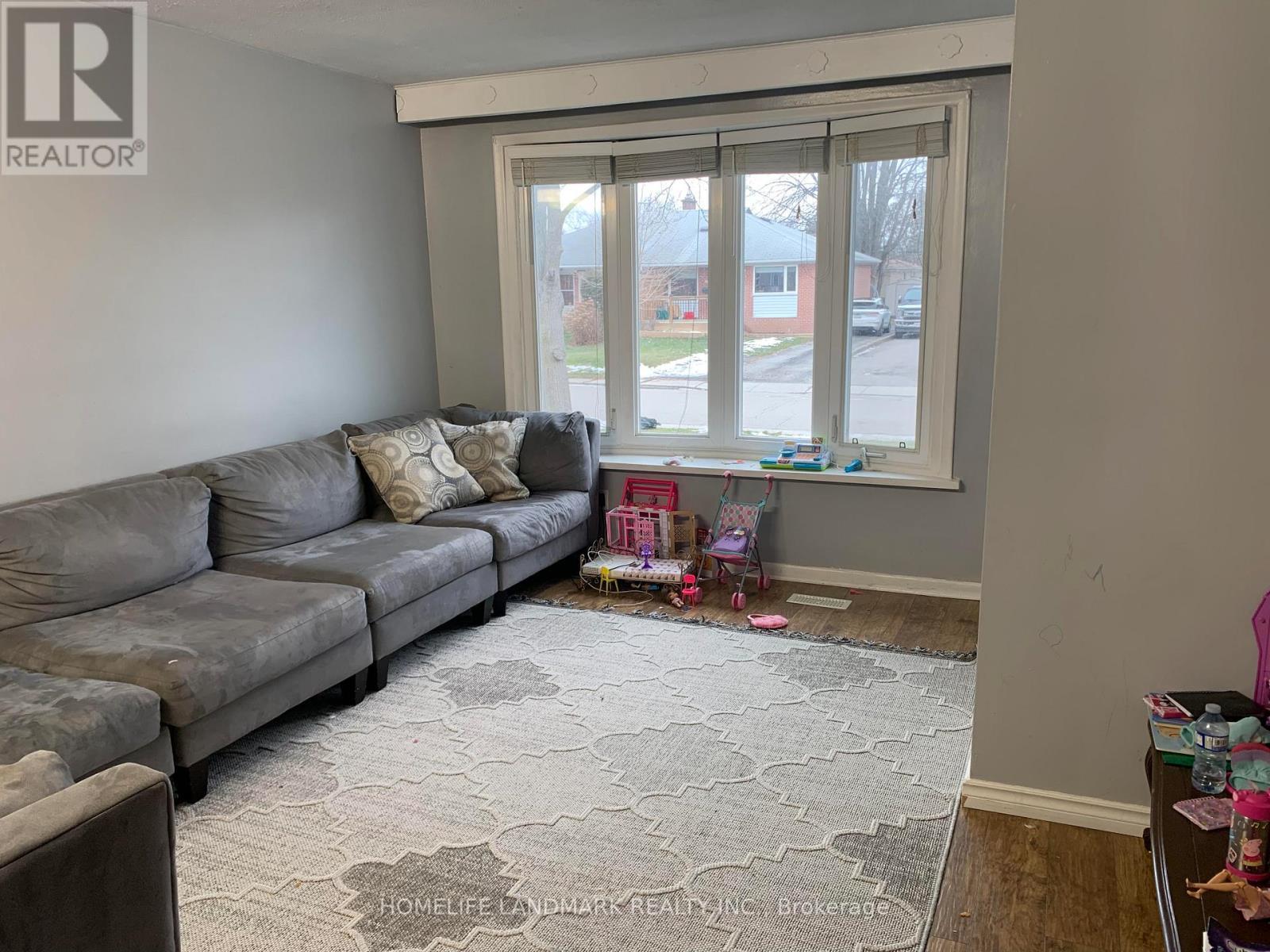145 Tulloch Drive, Ajax, ON - Indoor Photo Showing Living Room