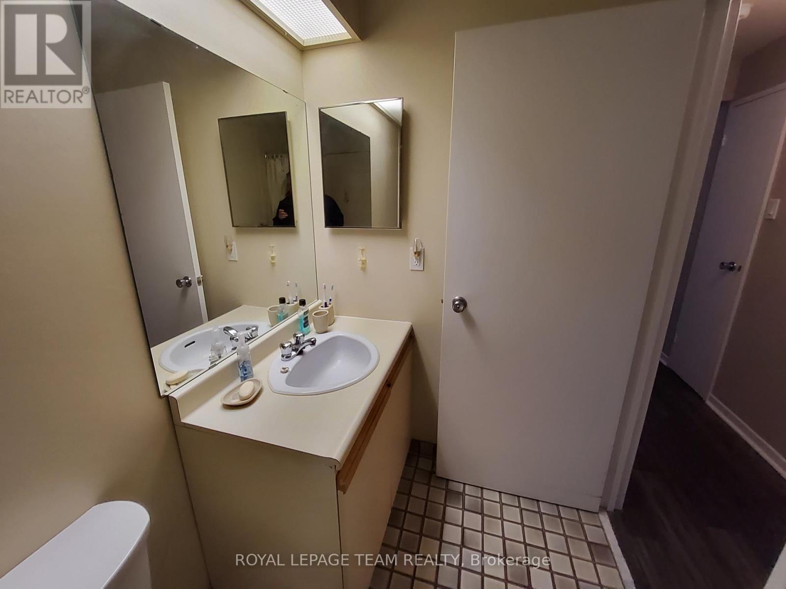 304 - 50 Burnside Avenue, Ottawa, ON - Indoor Photo Showing Bathroom