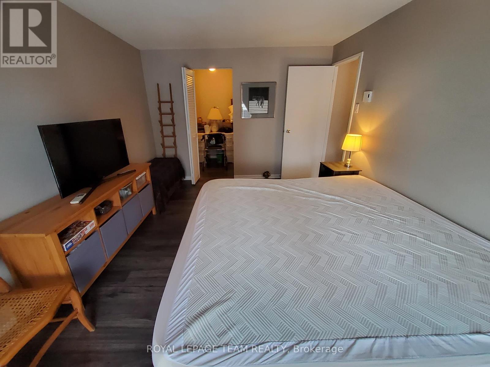 304 - 50 Burnside Avenue, Ottawa, ON - Indoor Photo Showing Bedroom