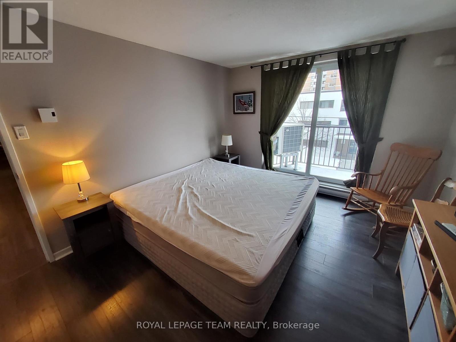 304 - 50 Burnside Avenue, Ottawa, ON - Indoor Photo Showing Bedroom